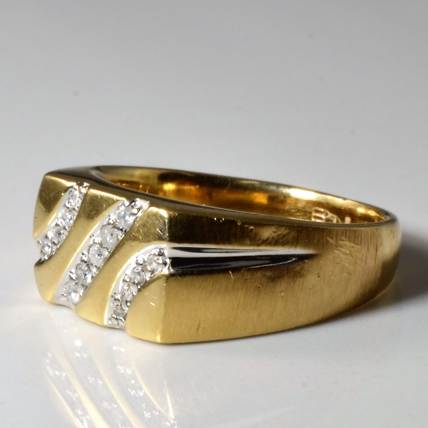 Two Tone Diamond Ring | 0.10ctw | SZ 9 |