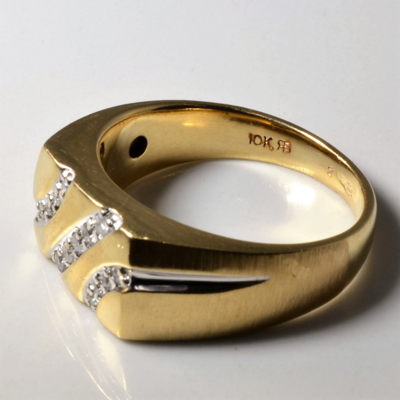 Two Tone Diamond Ring | 0.10ctw | SZ 9 |