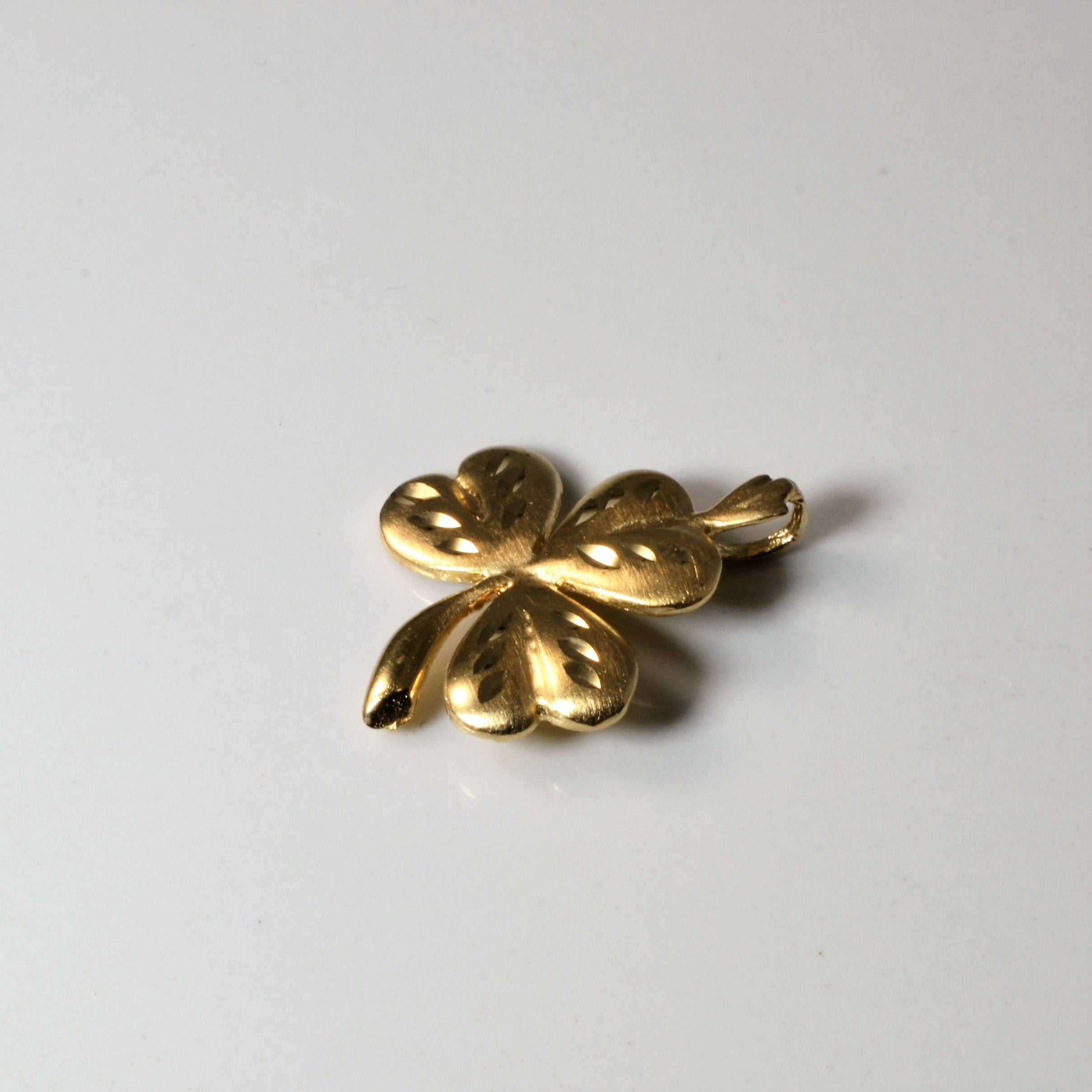 Yellow Gold Clover Pendant |