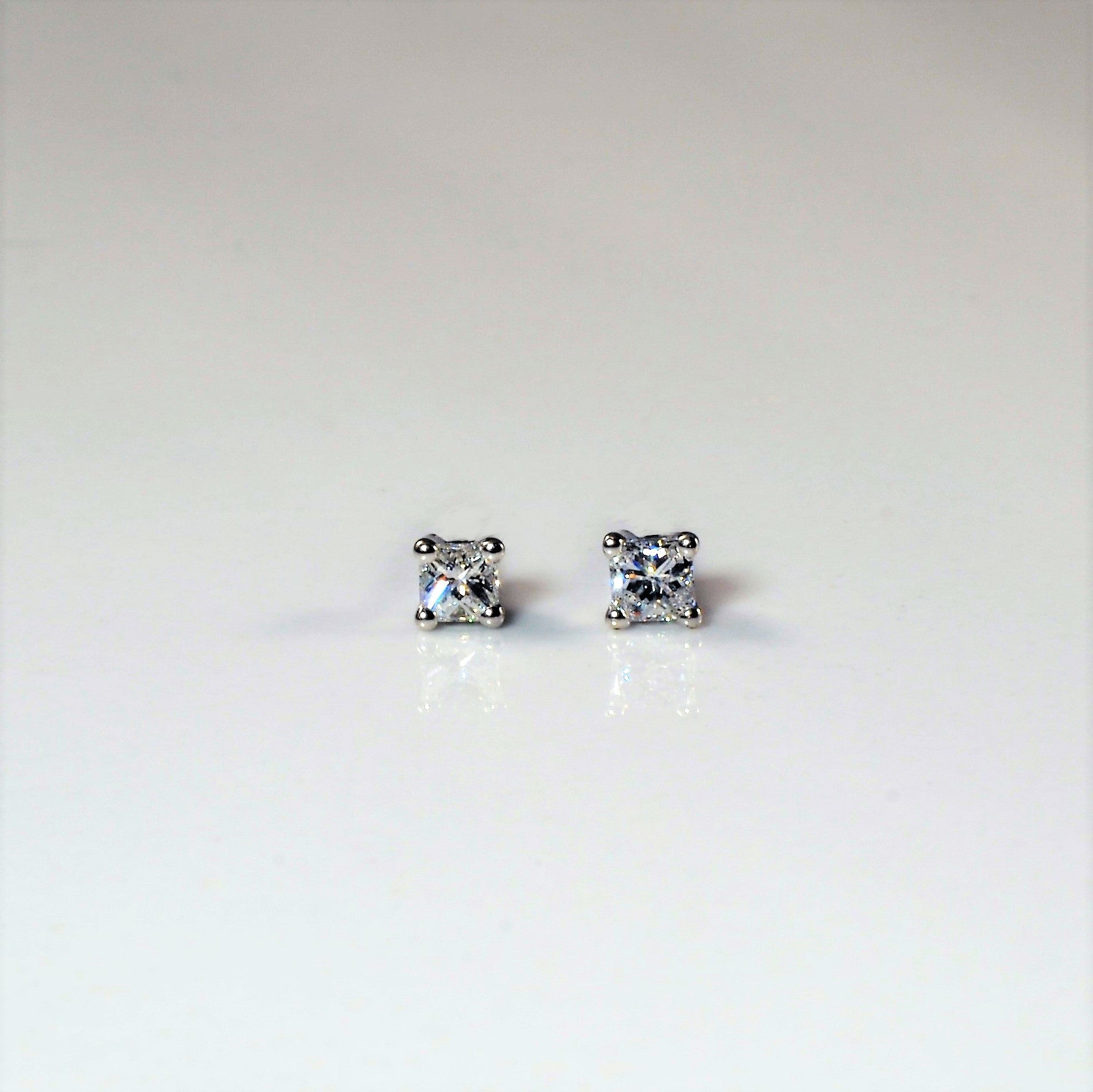 Princess Diamond Stud Earrings | 0.20ctw |