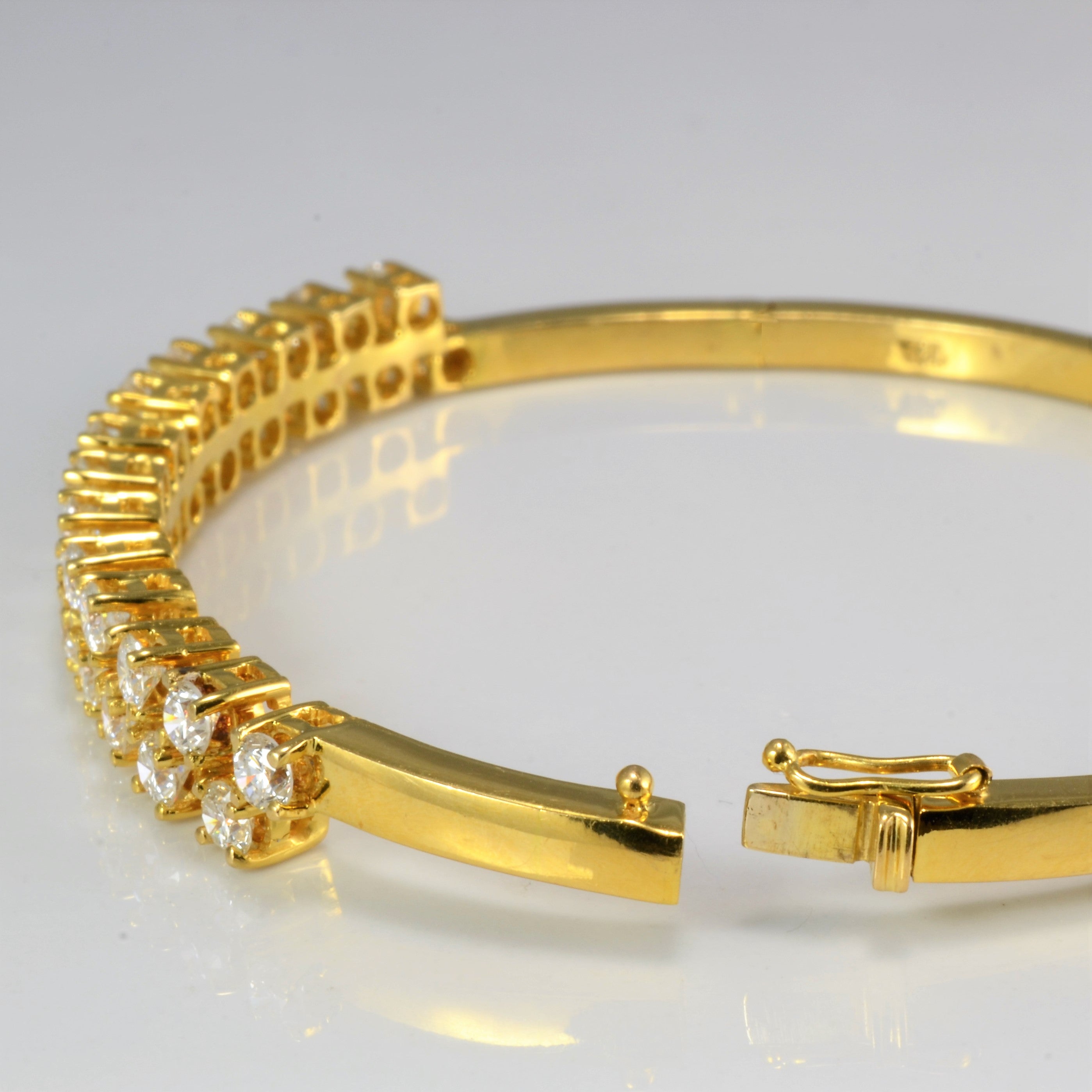 Multi- Prong Diamond Ladies Bangle | 2.50 ctw, 7''|