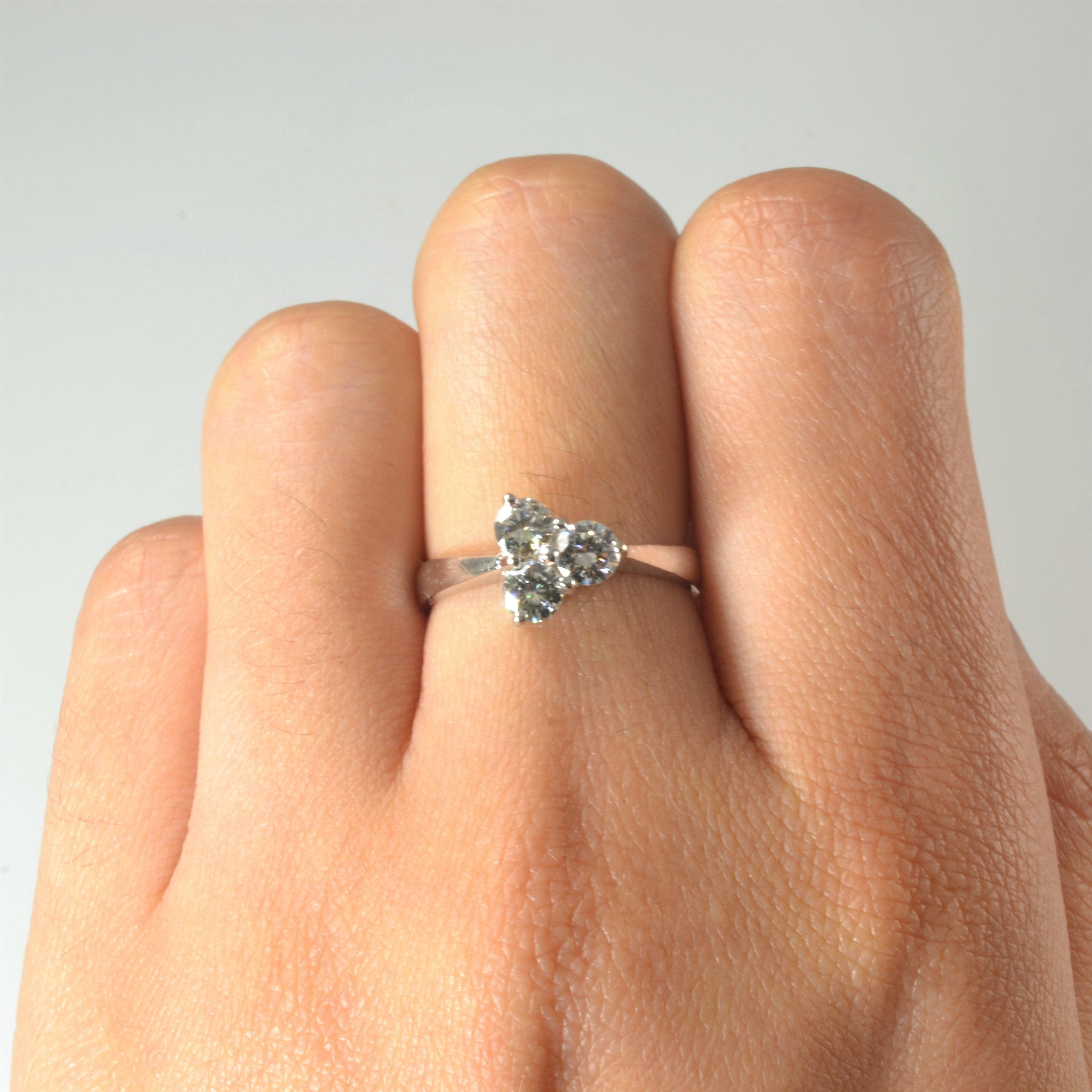 Bague trilogie trois diamants | 0,60 ct | Taille 6 | 