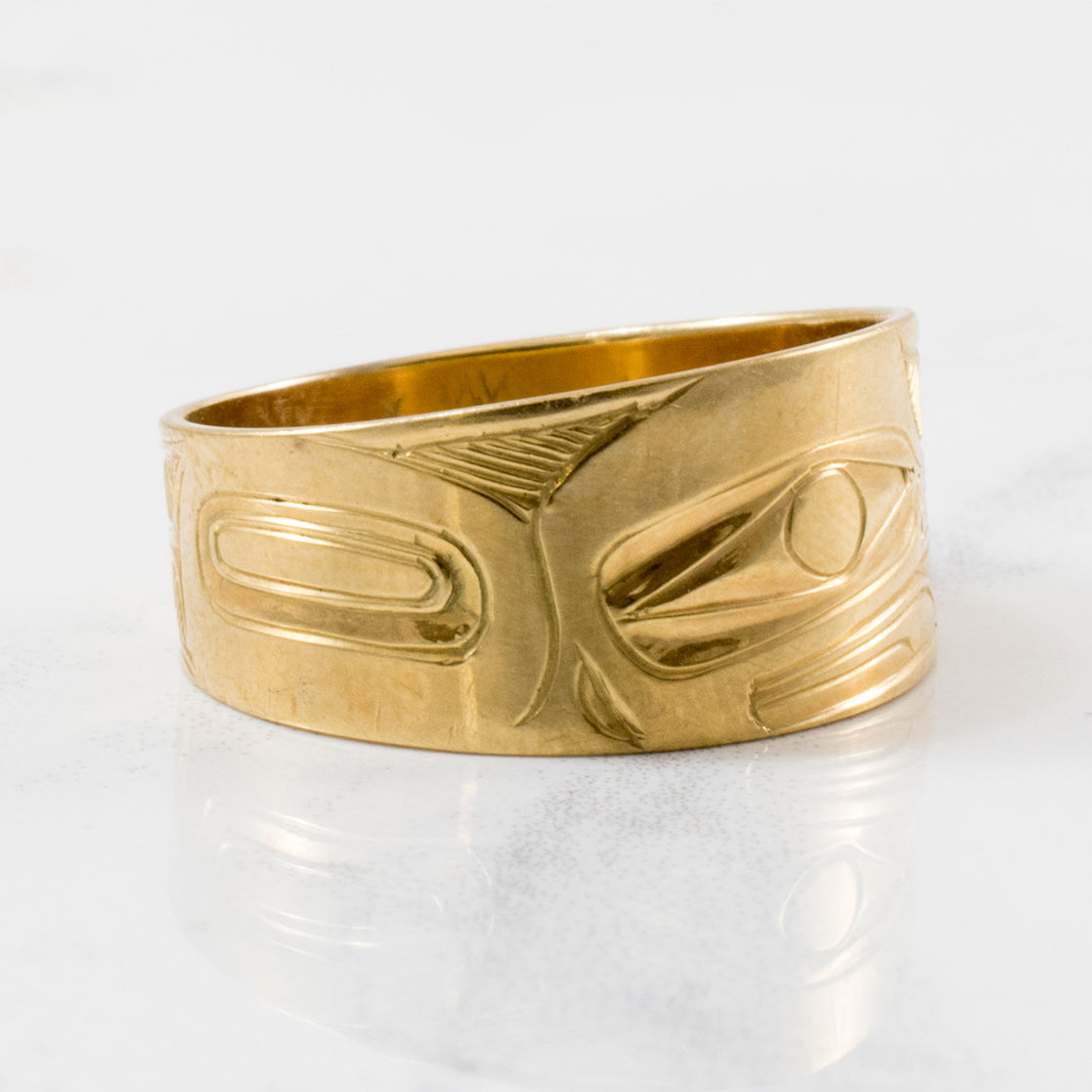 Tapered Indigenous Eagle Art Gold Band | SZ 9 |