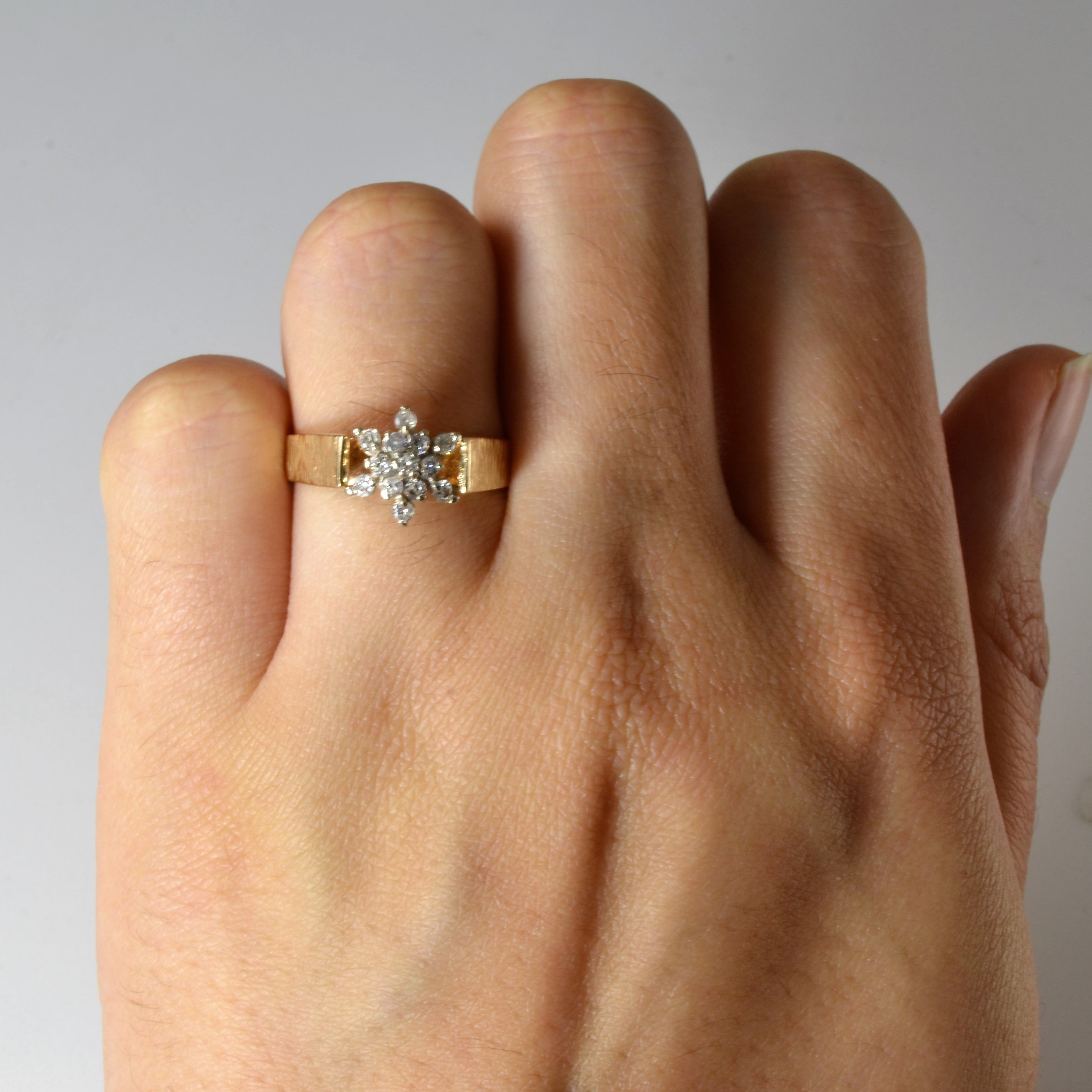 Diamond Cluster Burst Ring | 0.26ctw | SZ 6.5 |