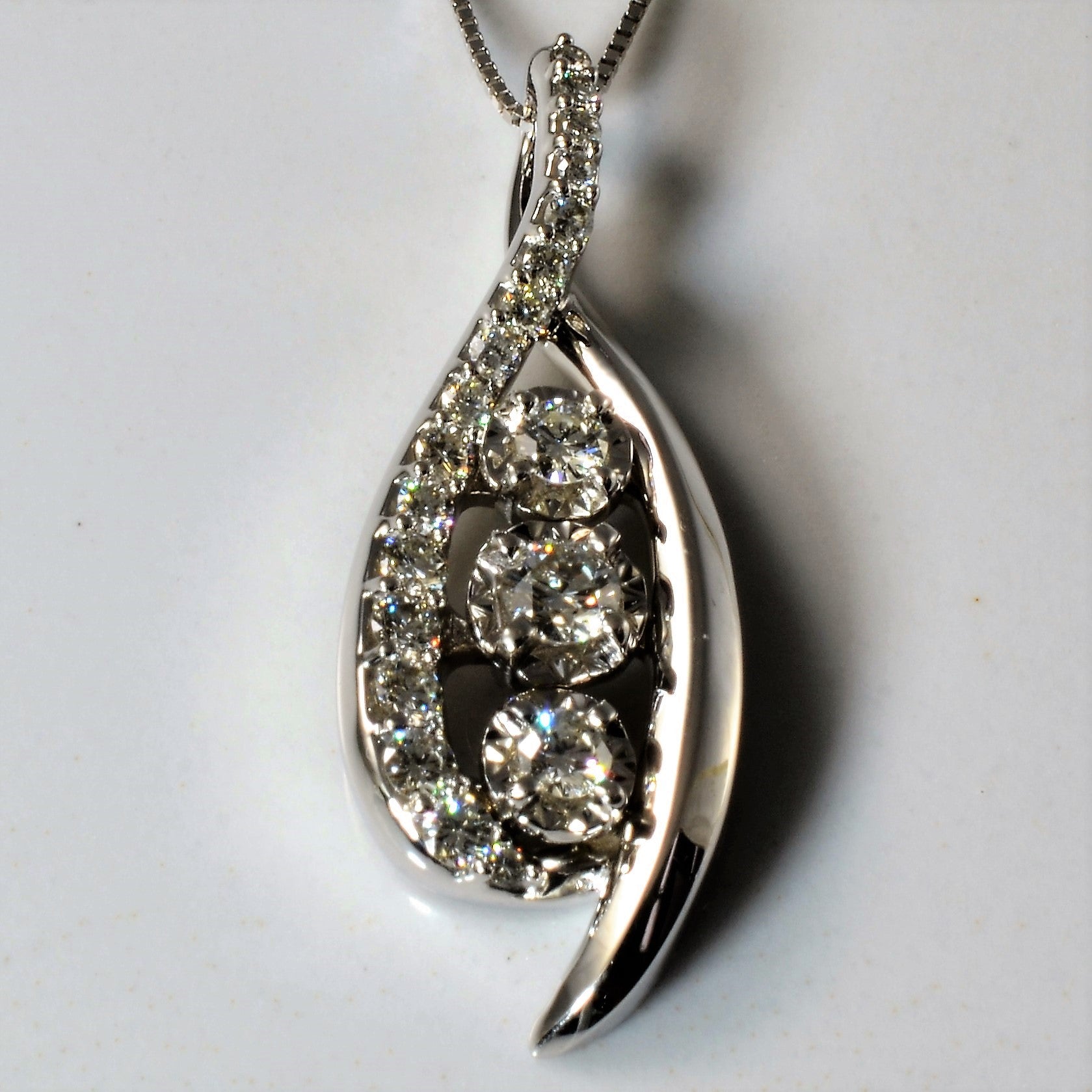 Illusion Pave Diamond Twist Necklace | 0.50ctw | 18" |
