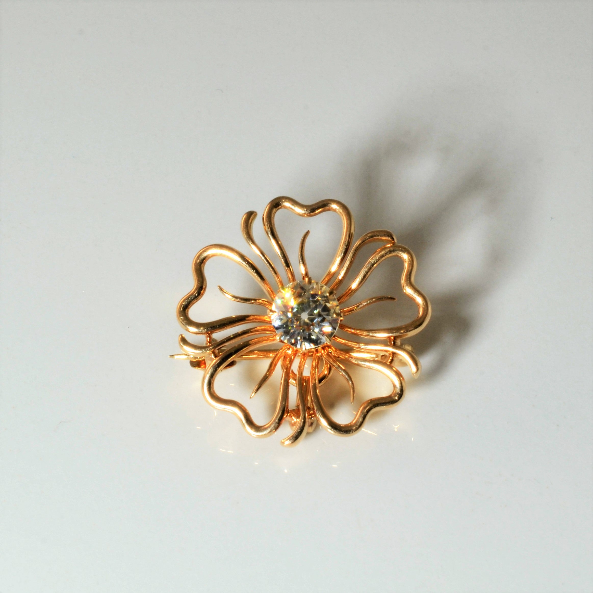 Broche ancienne européenne en forme de fleur avec diamants | 0,78 ct | 