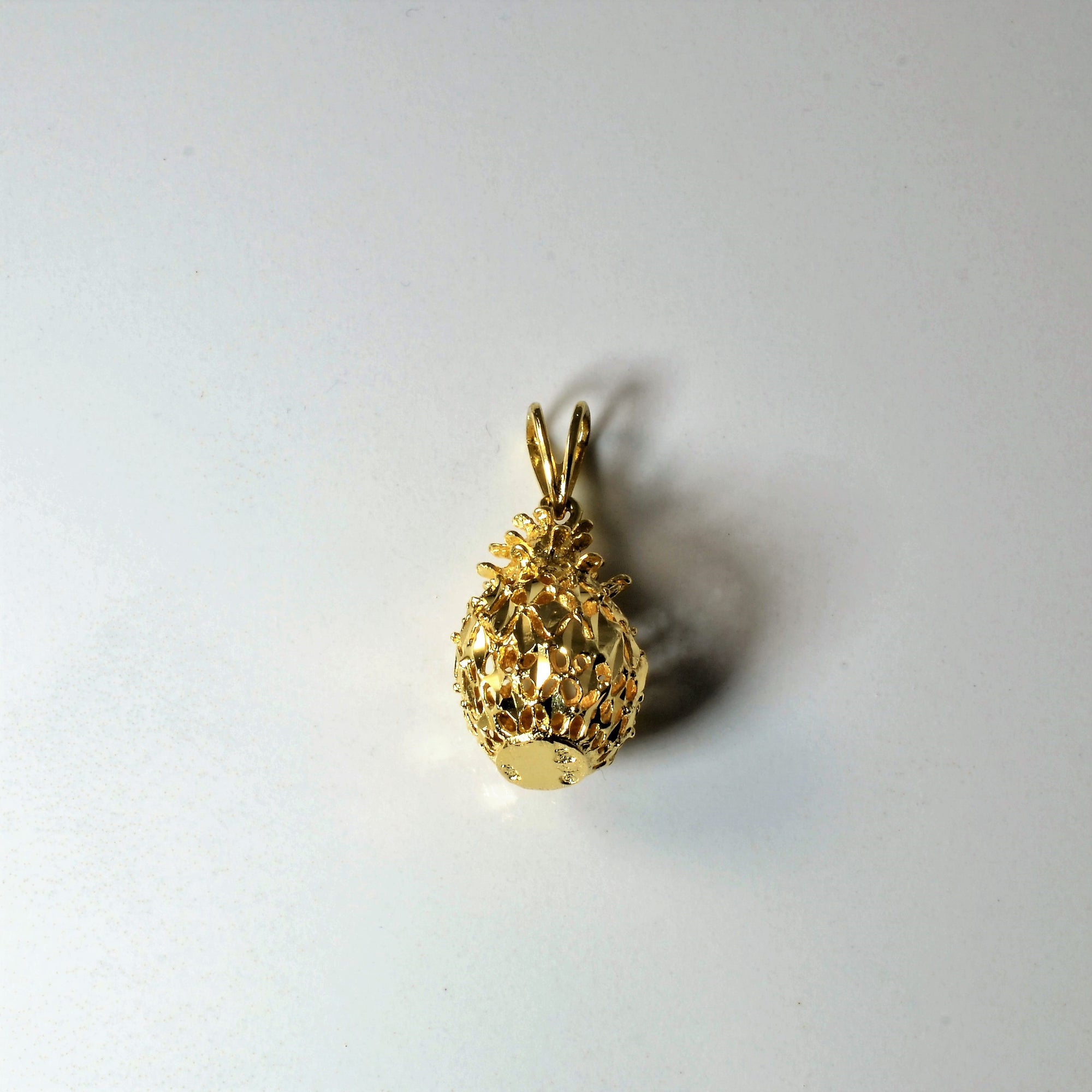 Yellow Gold Pineapple Pendant |