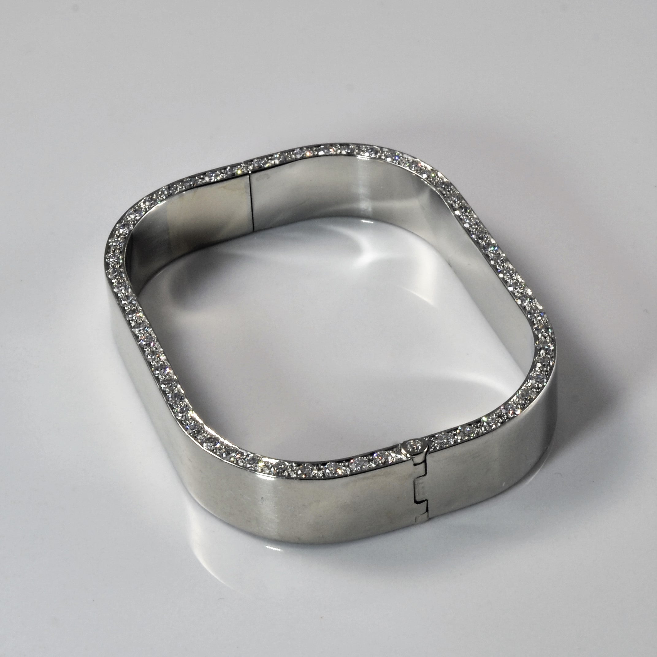 Diamond Frosted Edge Bangle | 5.84ctw | 6.25" |