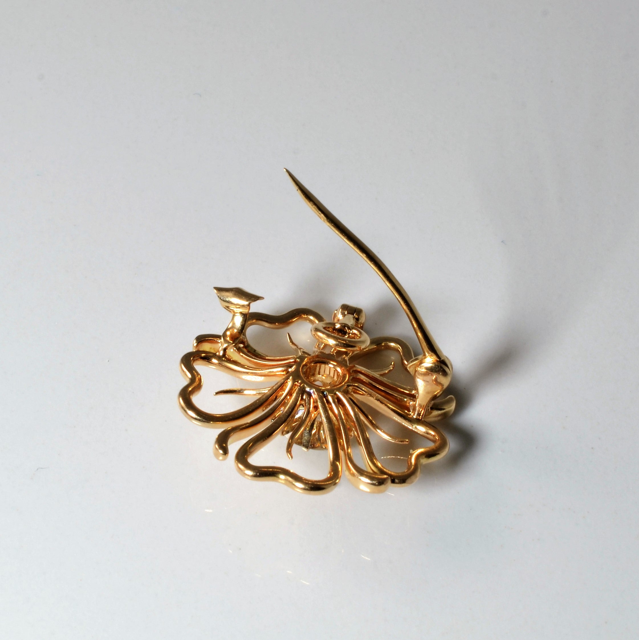 Broche ancienne européenne en forme de fleur avec diamants | 0,78 ct | 