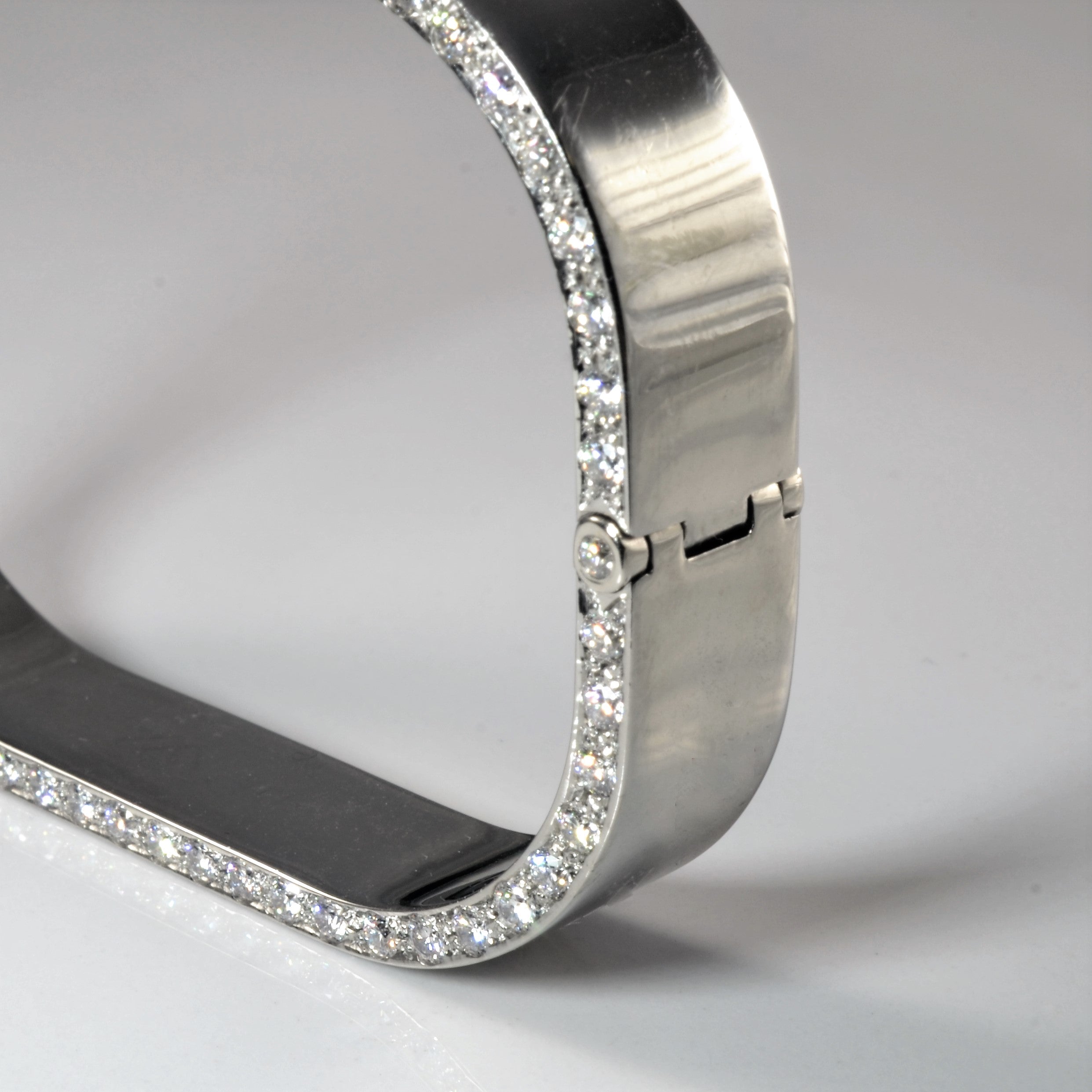 Diamond Frosted Edge Bangle | 5.84ctw | 6.25" |