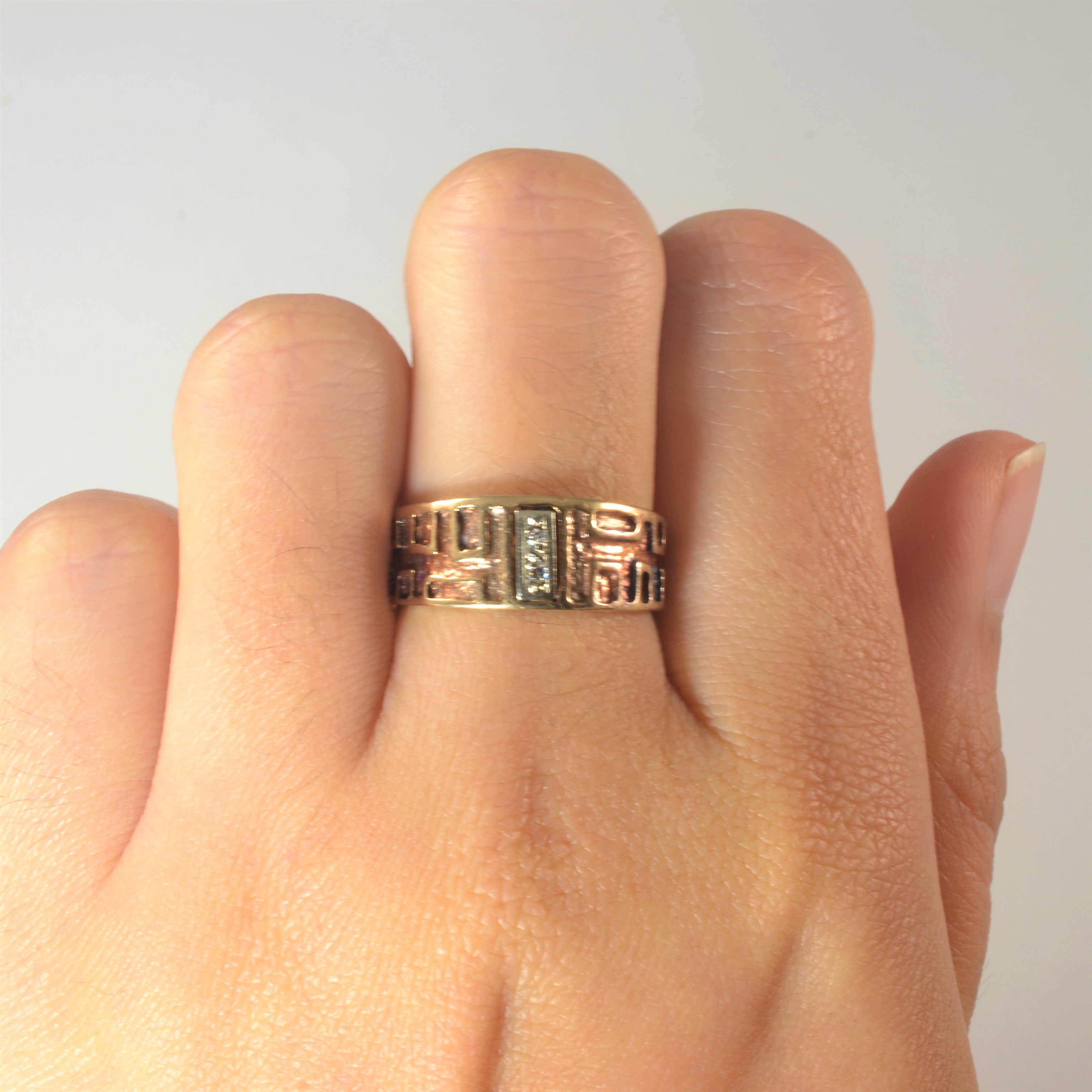 Geometric Patterned Diamond Ring | 0.03ctw | SZ 6.75 |