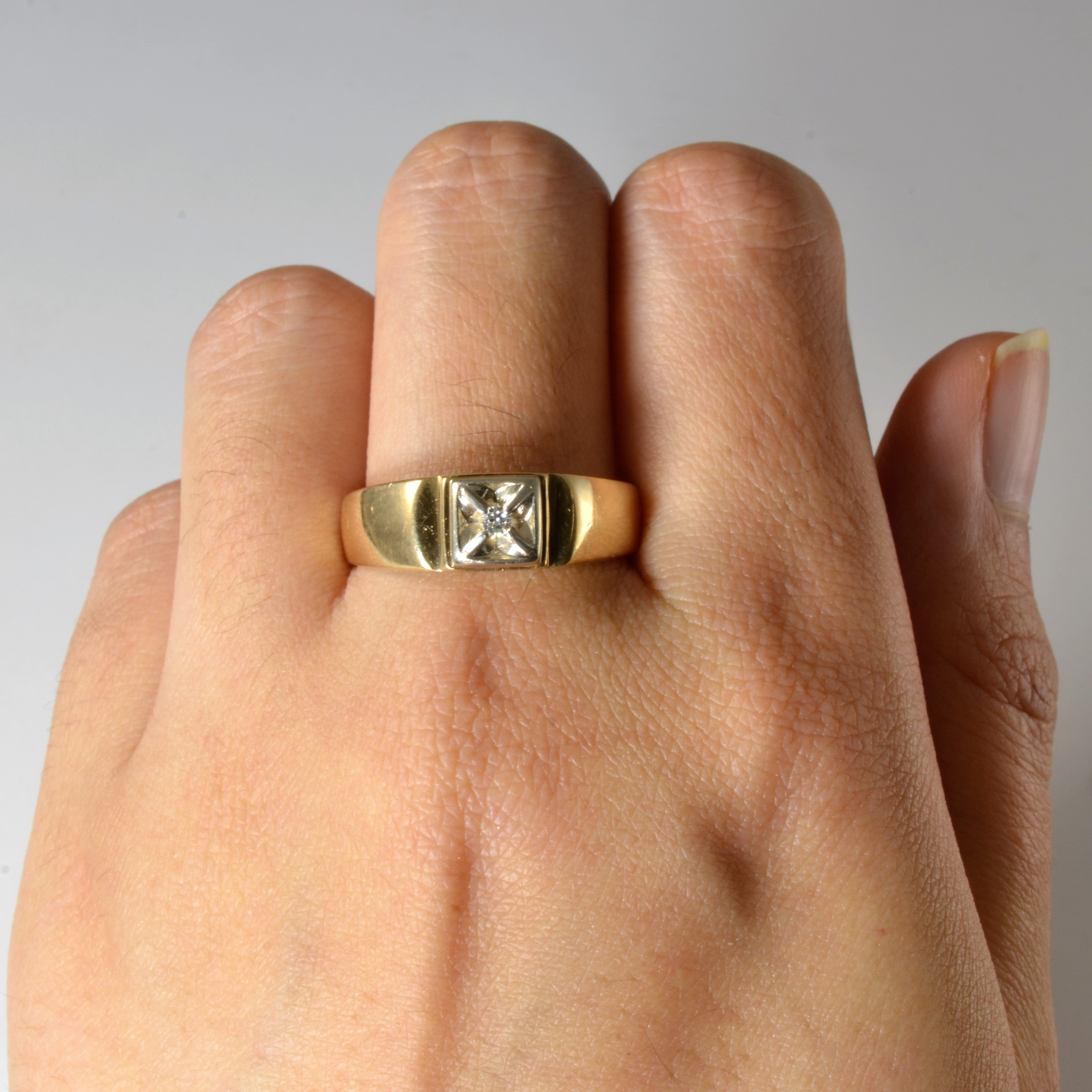 Diamond Illusion Band | 0.04ct | SZ 10 |