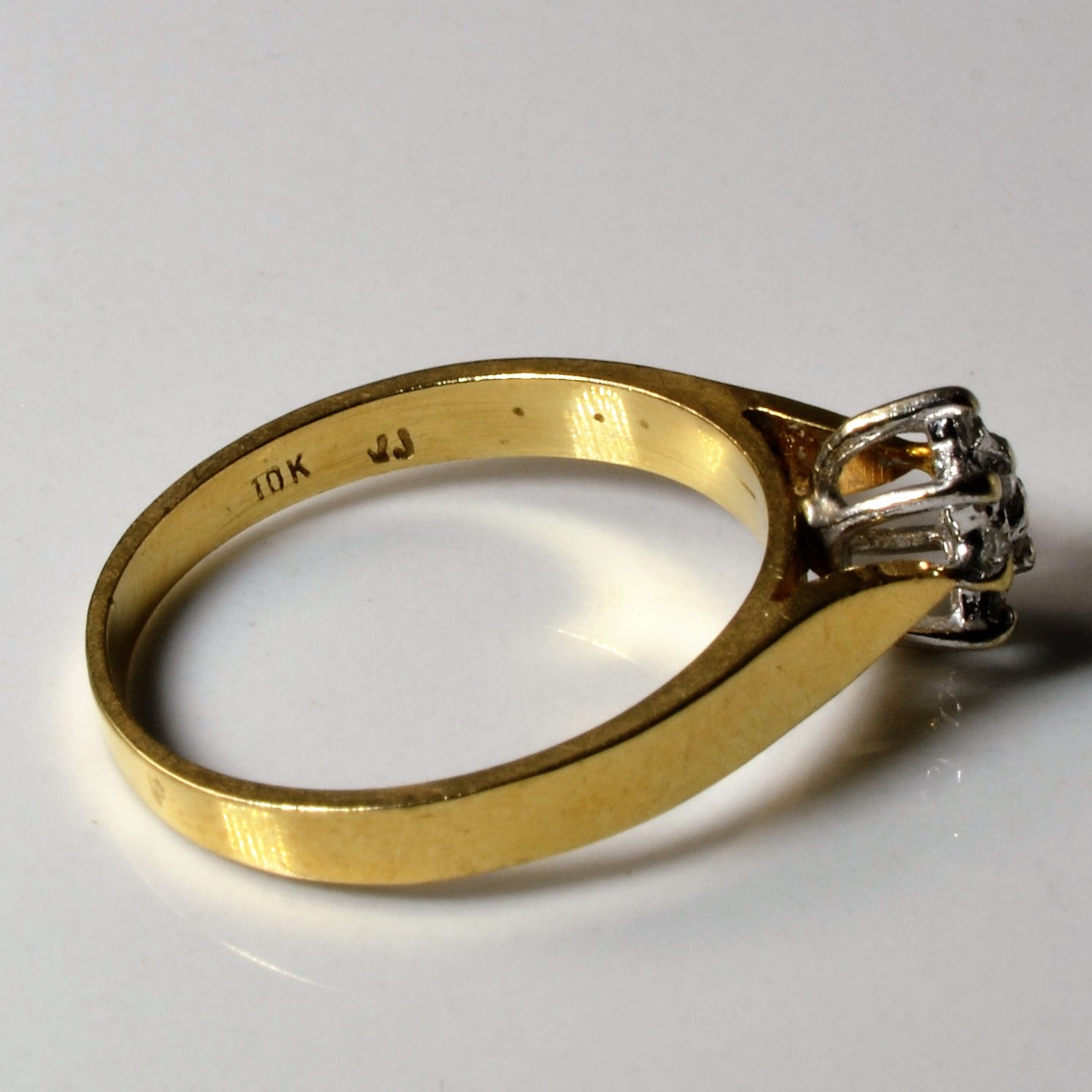 Petite Diamond Cluster Ring | 0.06ctw | SZ 6.75 |
