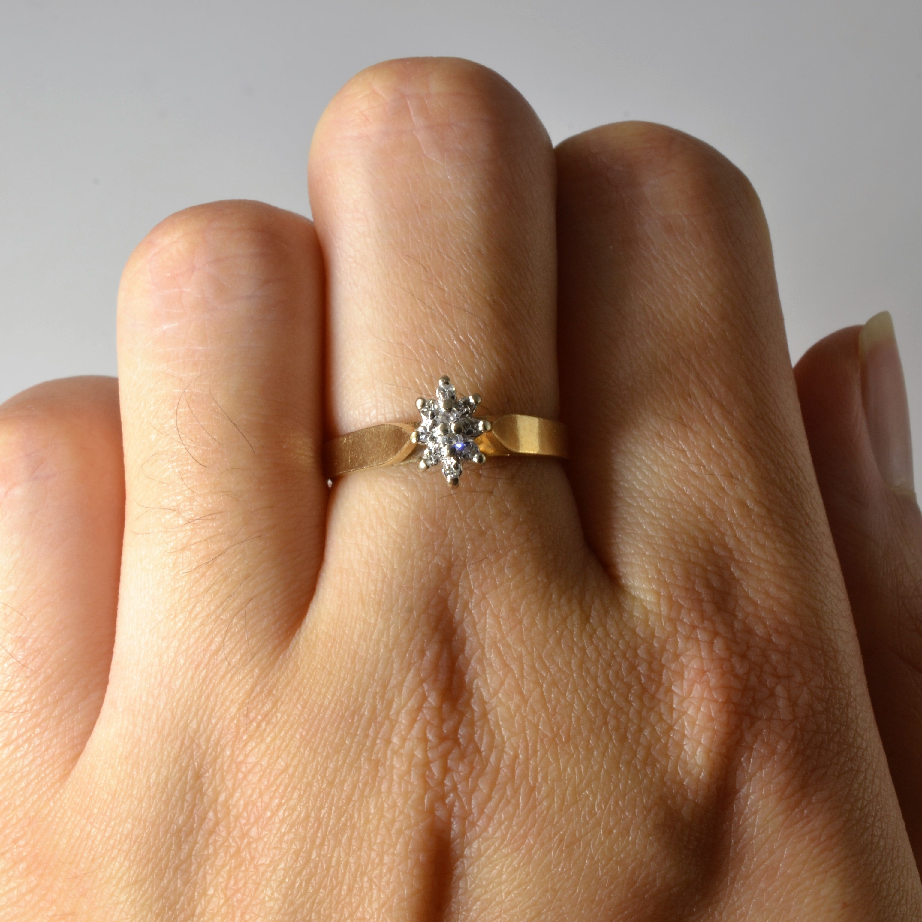 Petite Diamond Cluster Ring | 0.06ctw | SZ 6.75 |