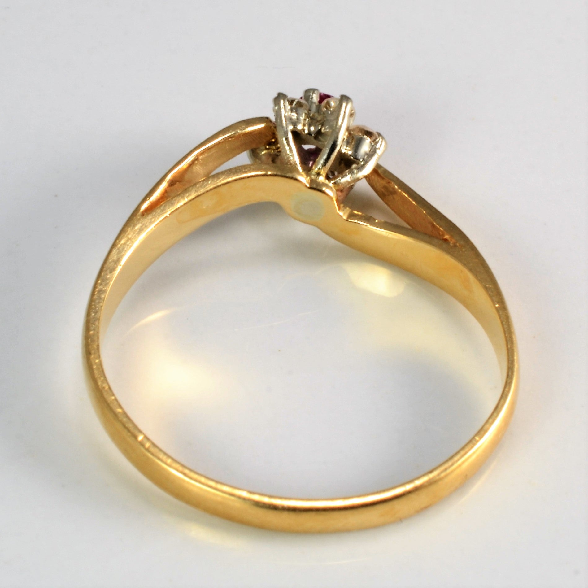 Flower Design Ruby & Diamond Ring | 0.09 ctw, SZ 5.75 |