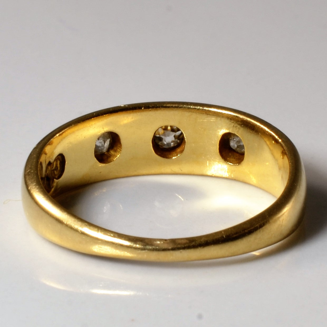 Bague en diamant taille ancienne, poinçonnée à Londres en 1847, sertie de trois diamants | 0,16 ct | Taille 4,25 | 