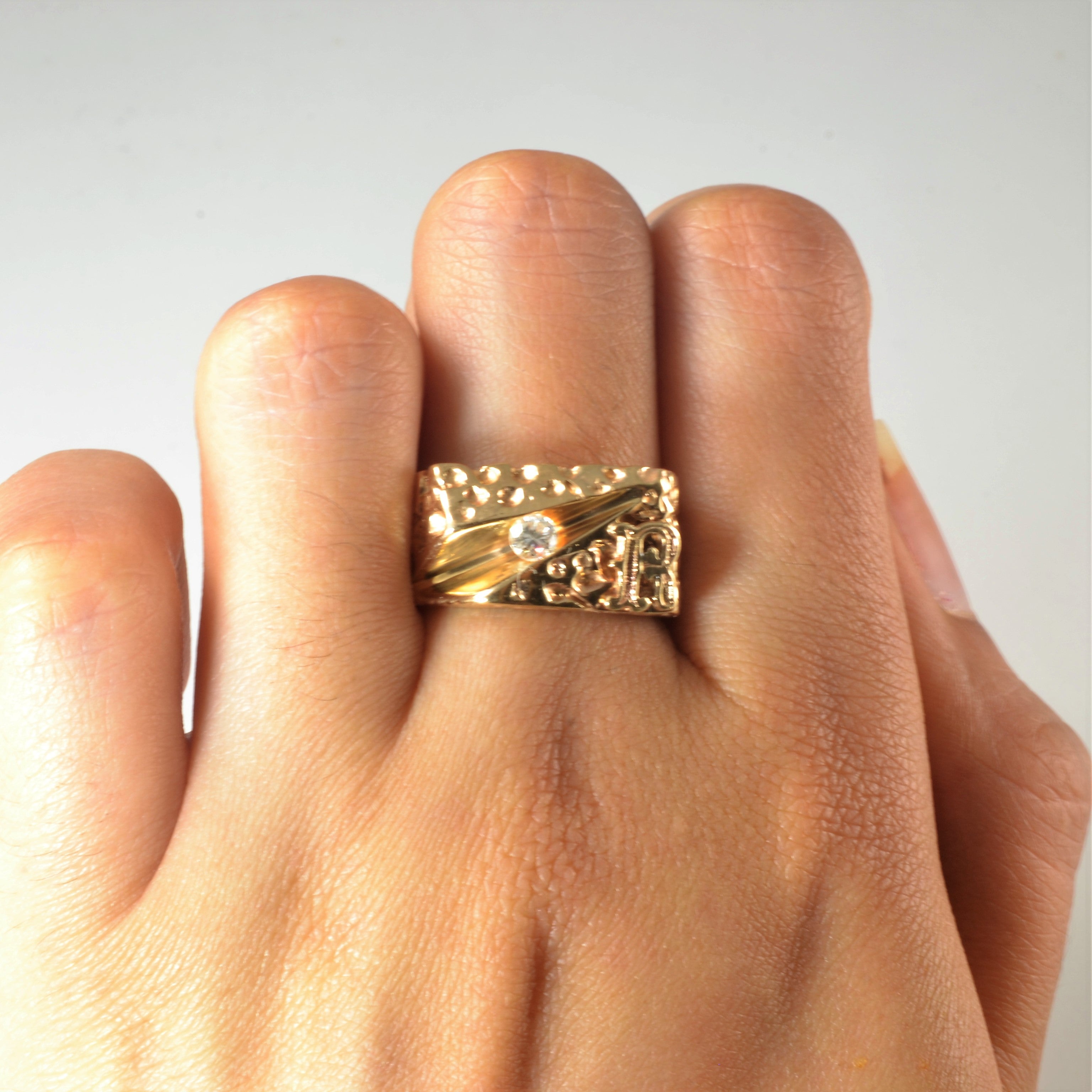 Diamond 'R' Ring | 0.15ct | SZ 10 |