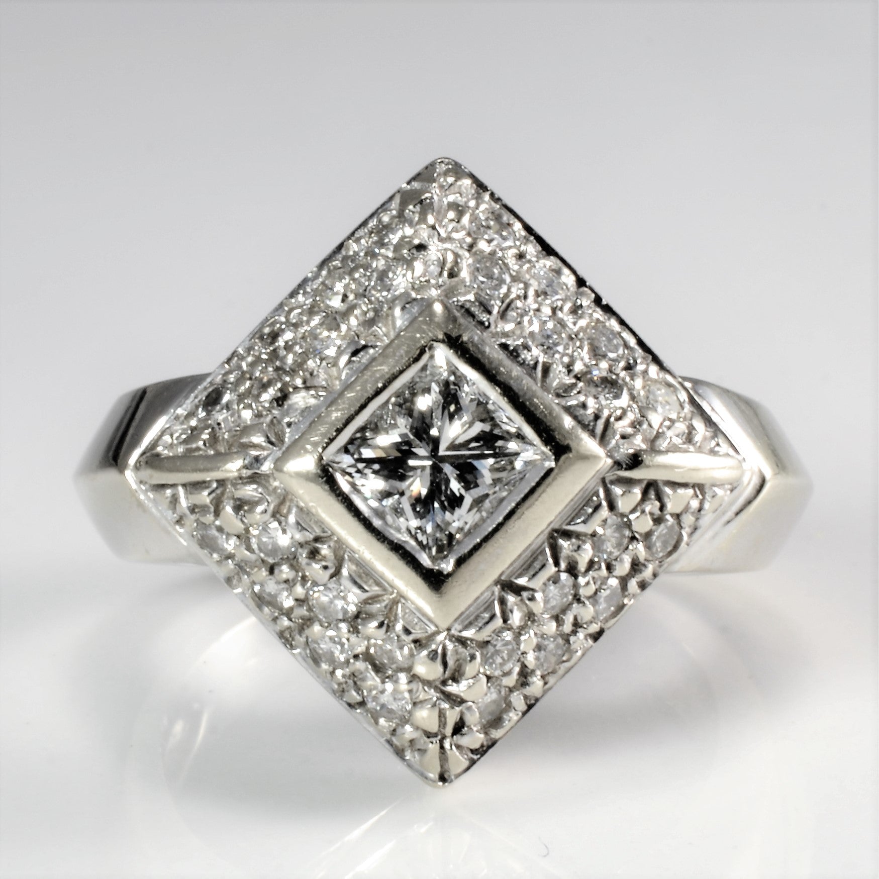 Detailed Cluster Diamond Halo Ring | 1.01 ctw, SZ 4.75 |