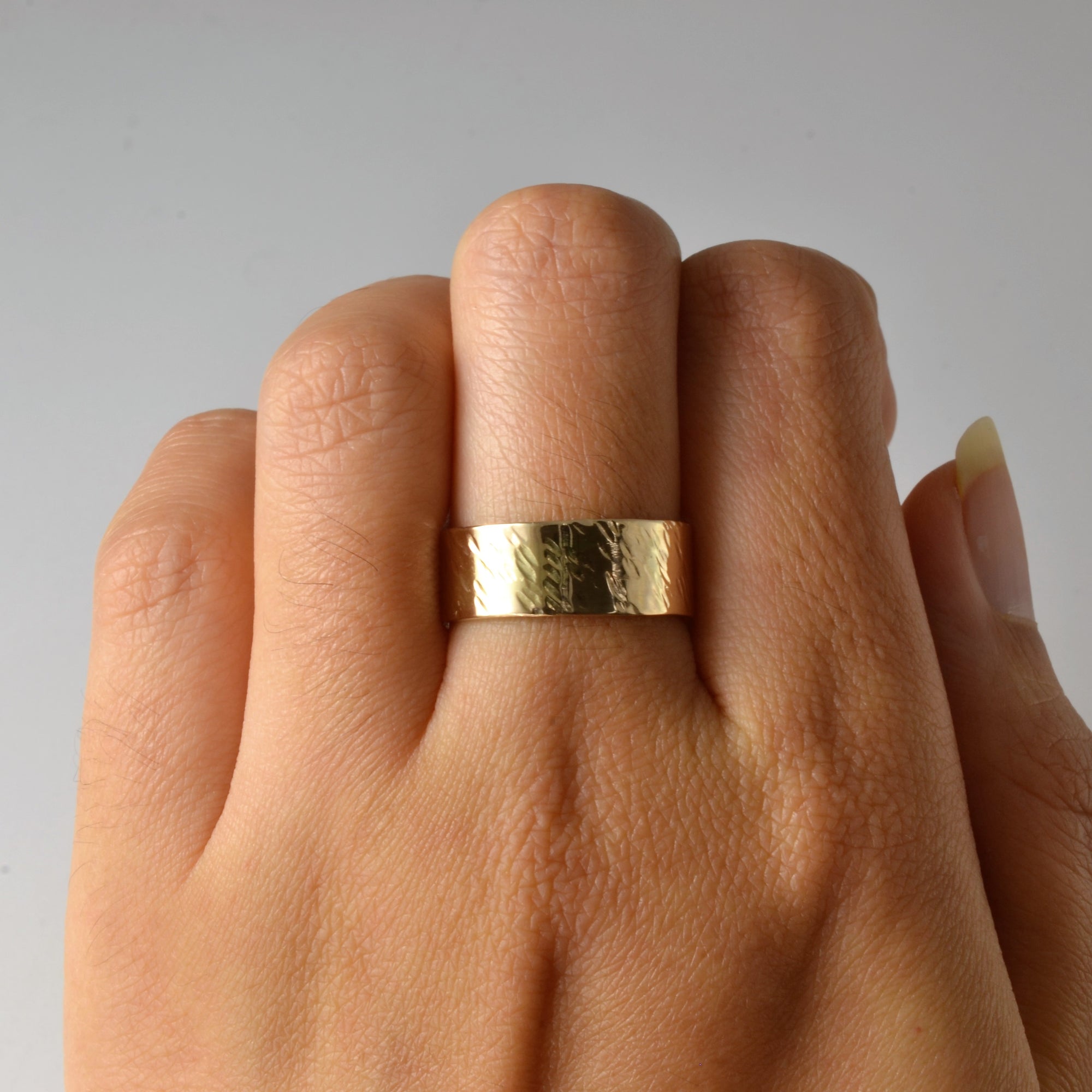 Textured Yellow Gold Band | SZ 7.5 |