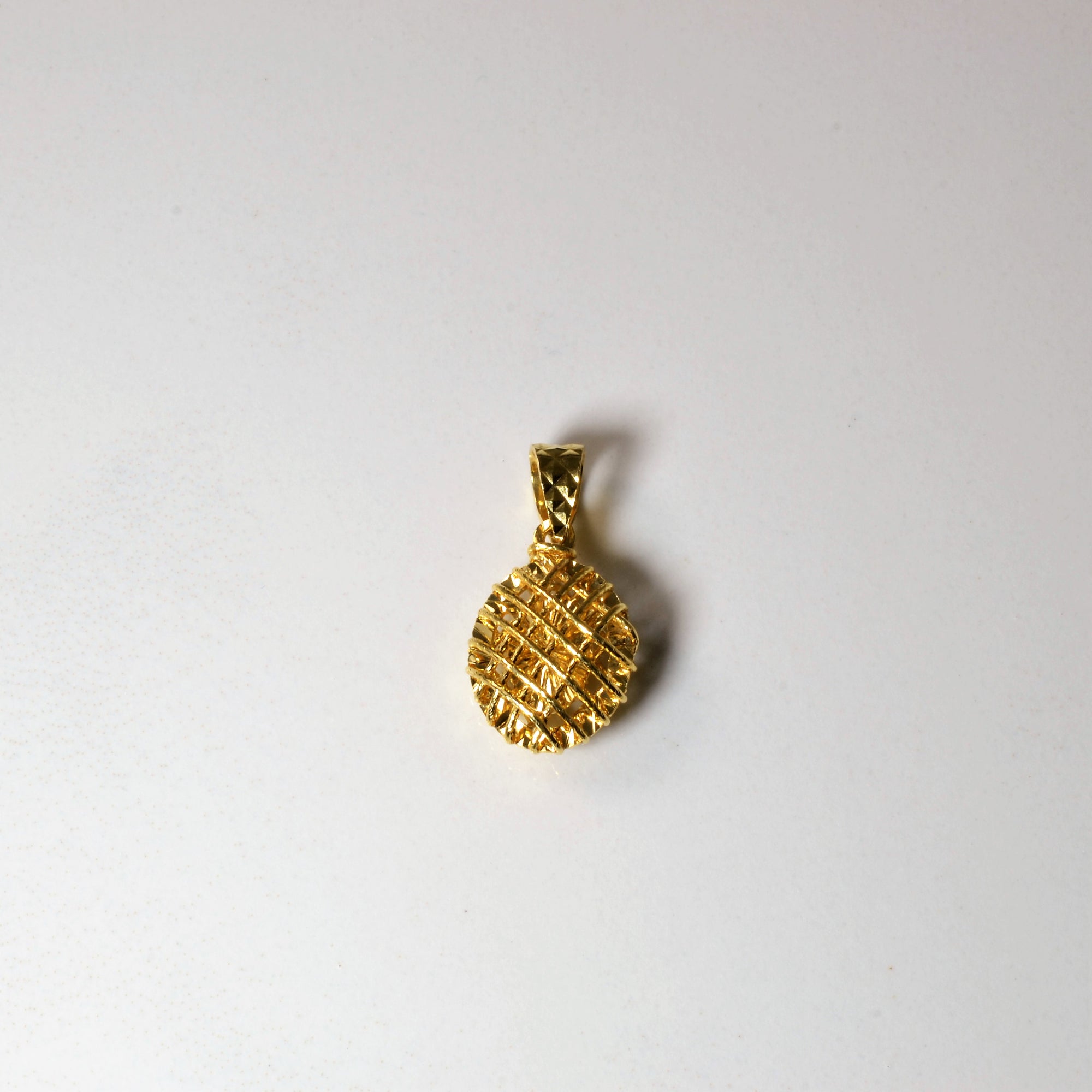 Yellow Gold Woven Bean Pendant |