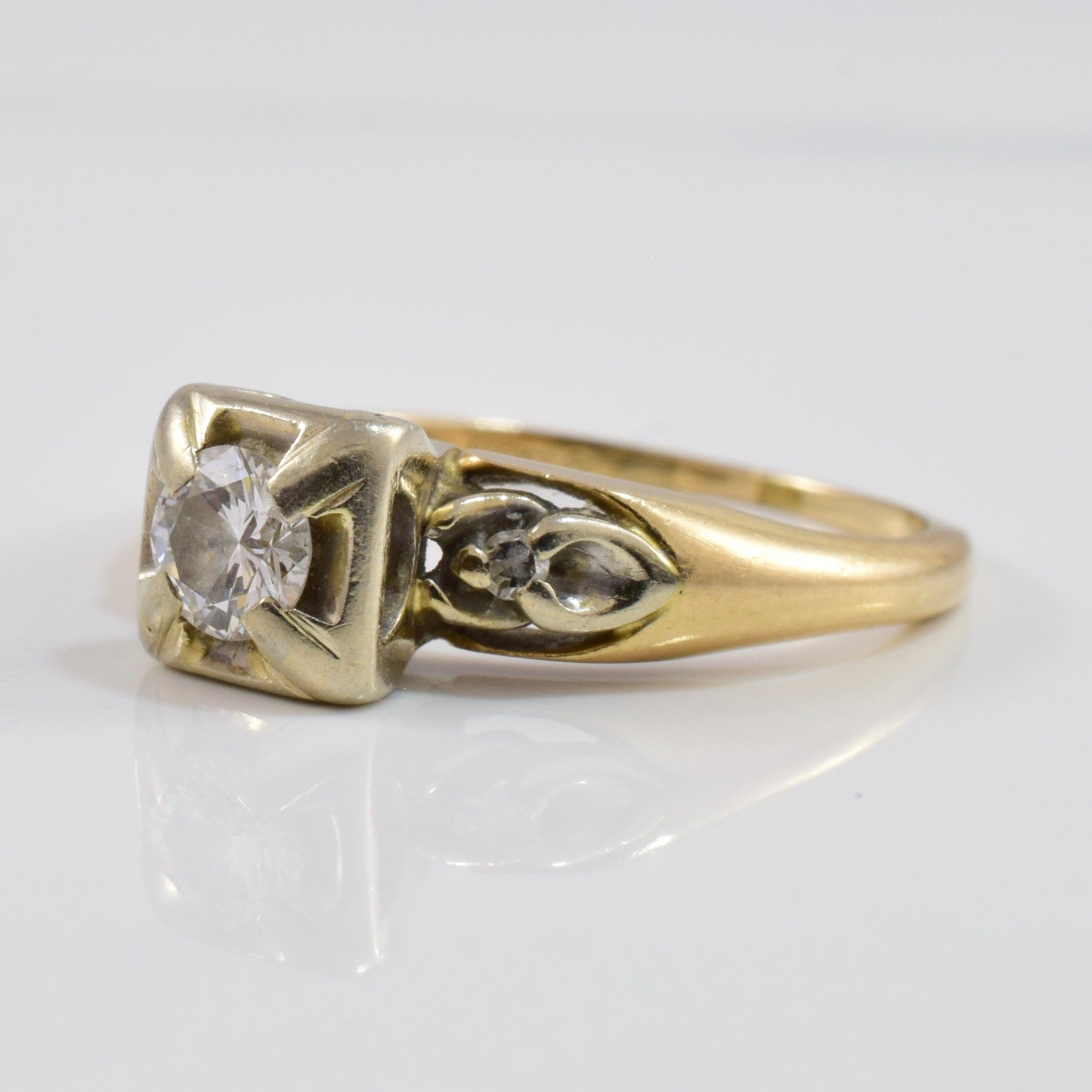 Vintage Engagement Ring | 0.28 ctw SZ 4.75 |