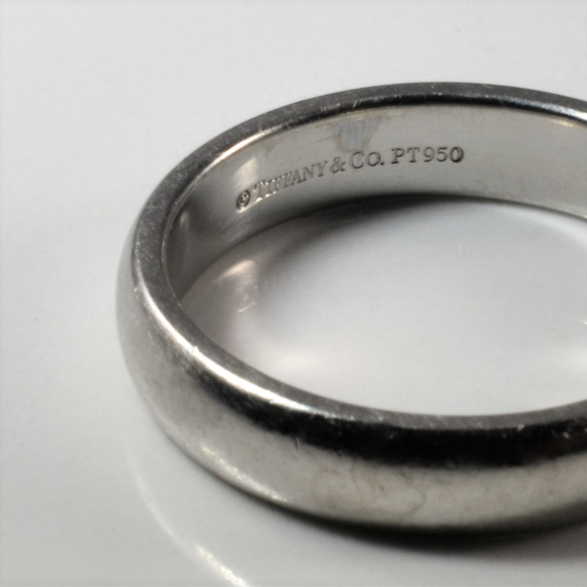 Tiffany & Co.' Classic Platinum Wedding Band | SZ 9 |