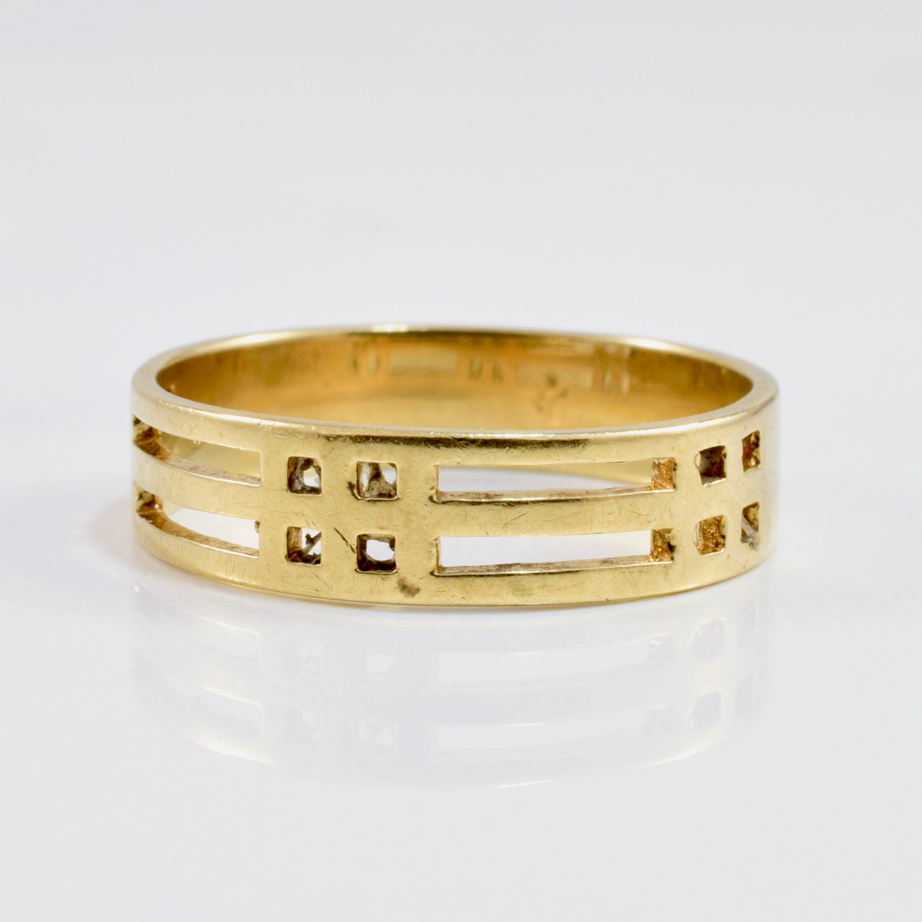 Yellow Gold Cut Out Band | SZ 5.75 |