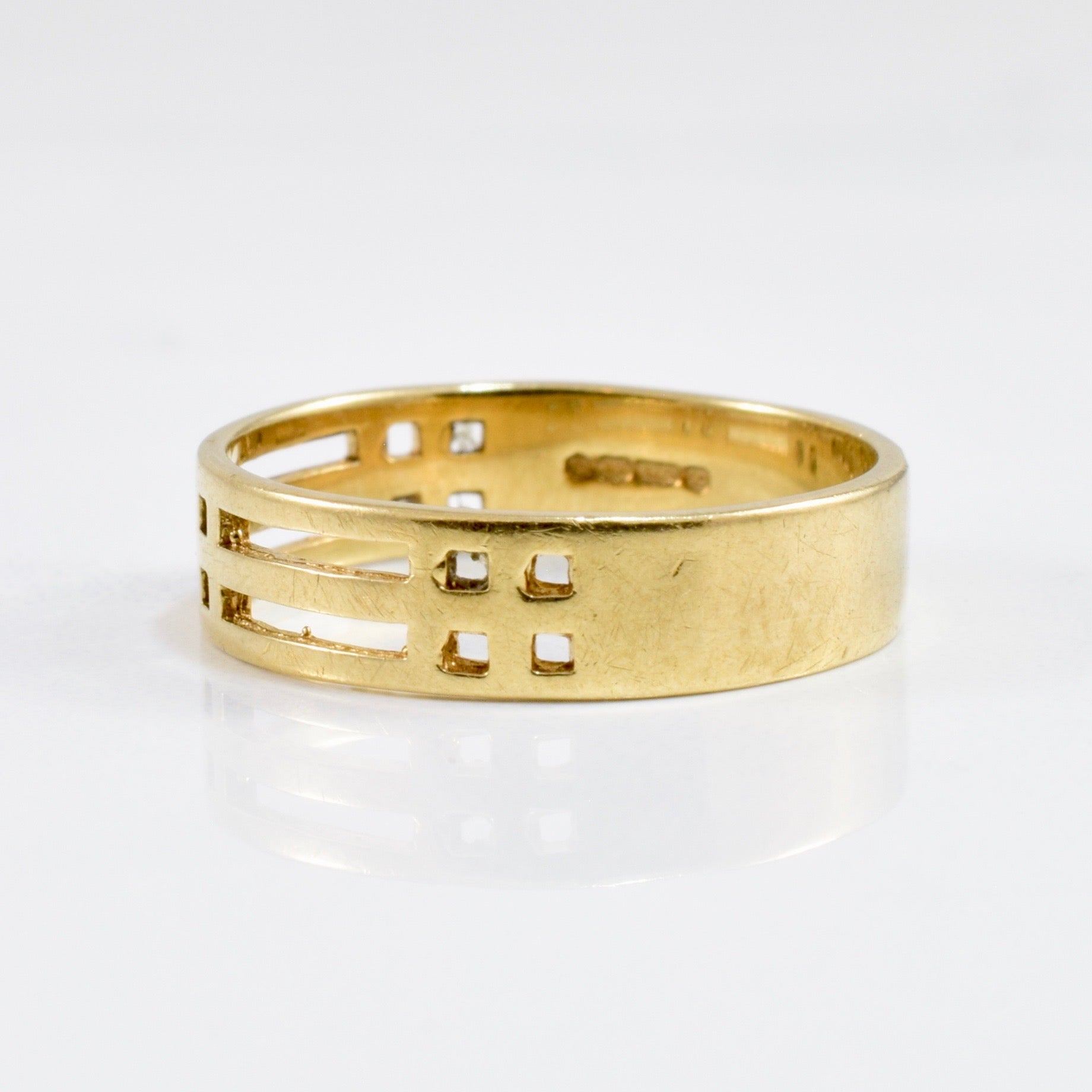 Yellow Gold Cut Out Band | SZ 5.75 |