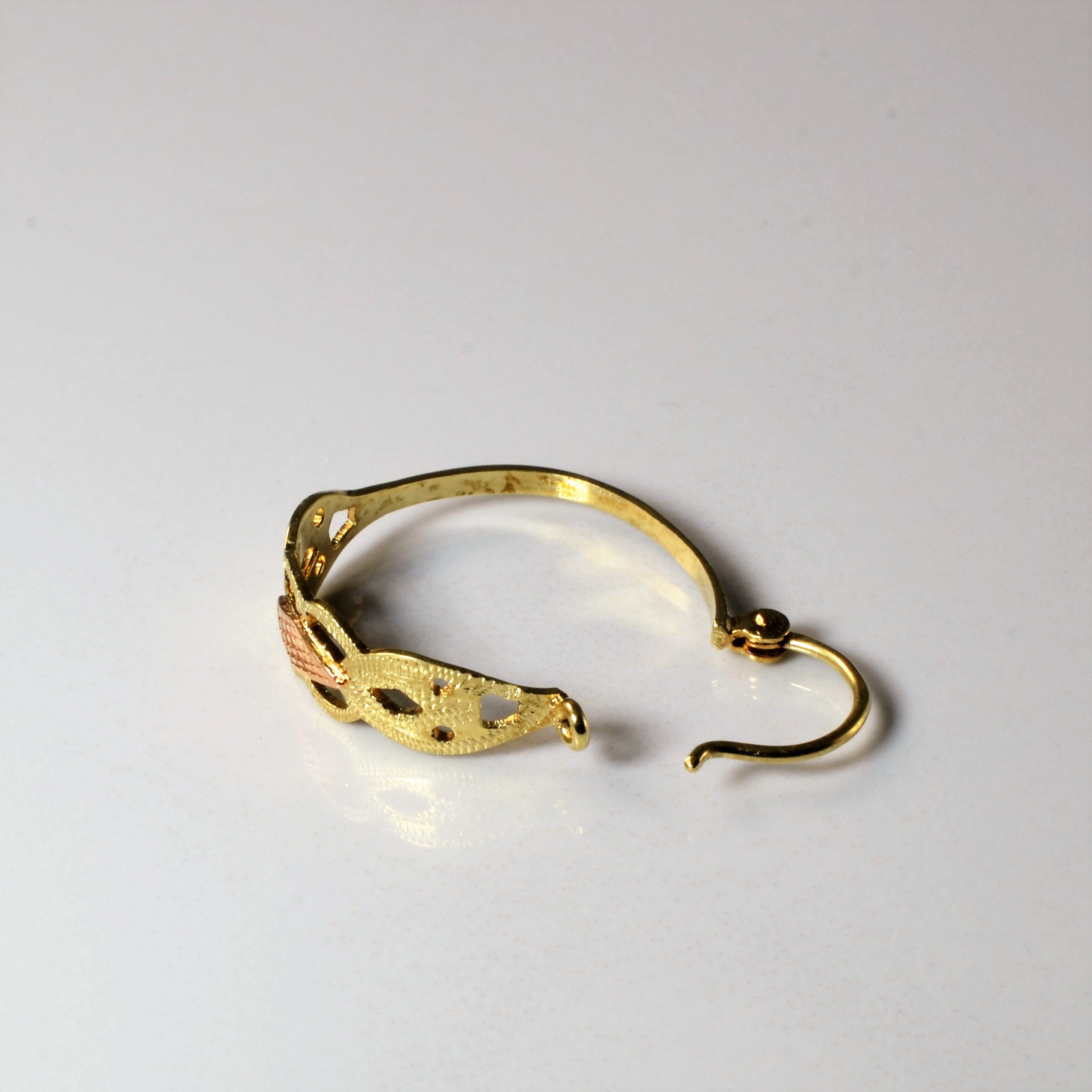 Filigree Gold Hoop Earrings |