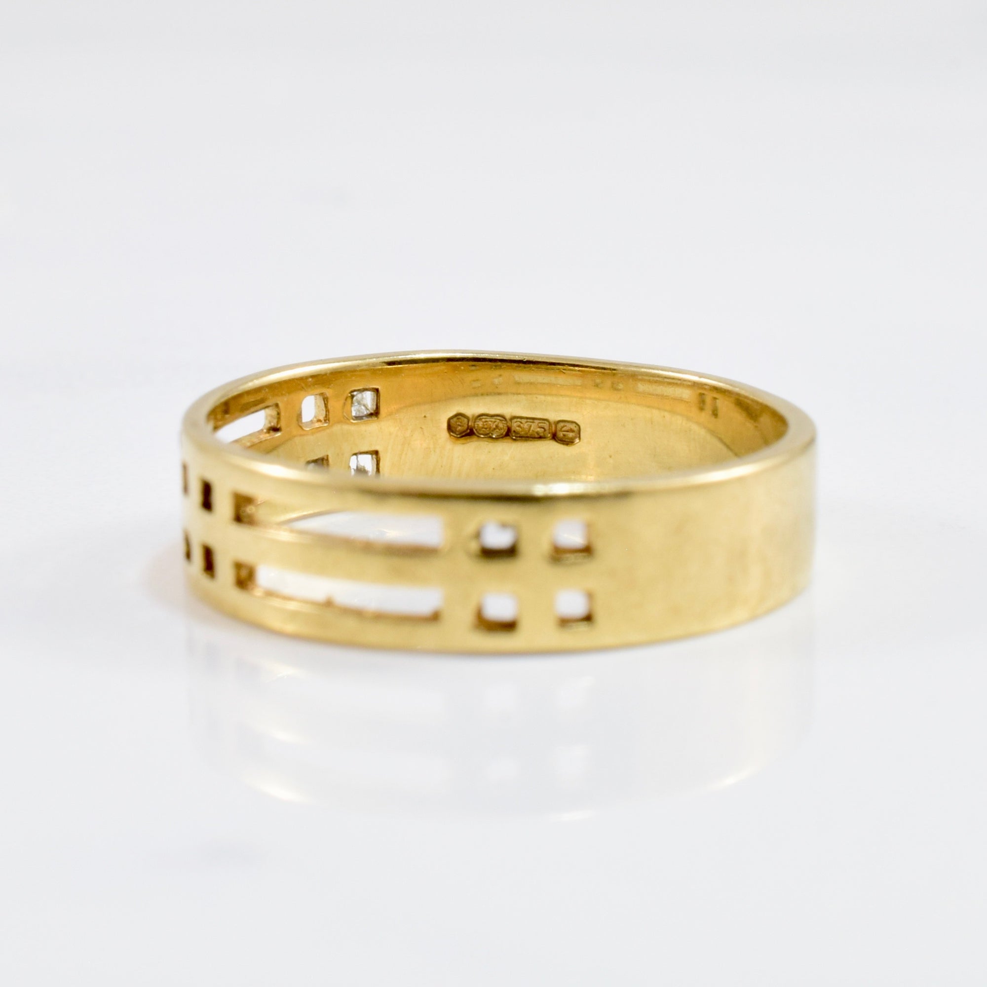 Yellow Gold Cut Out Band | SZ 5.75 |