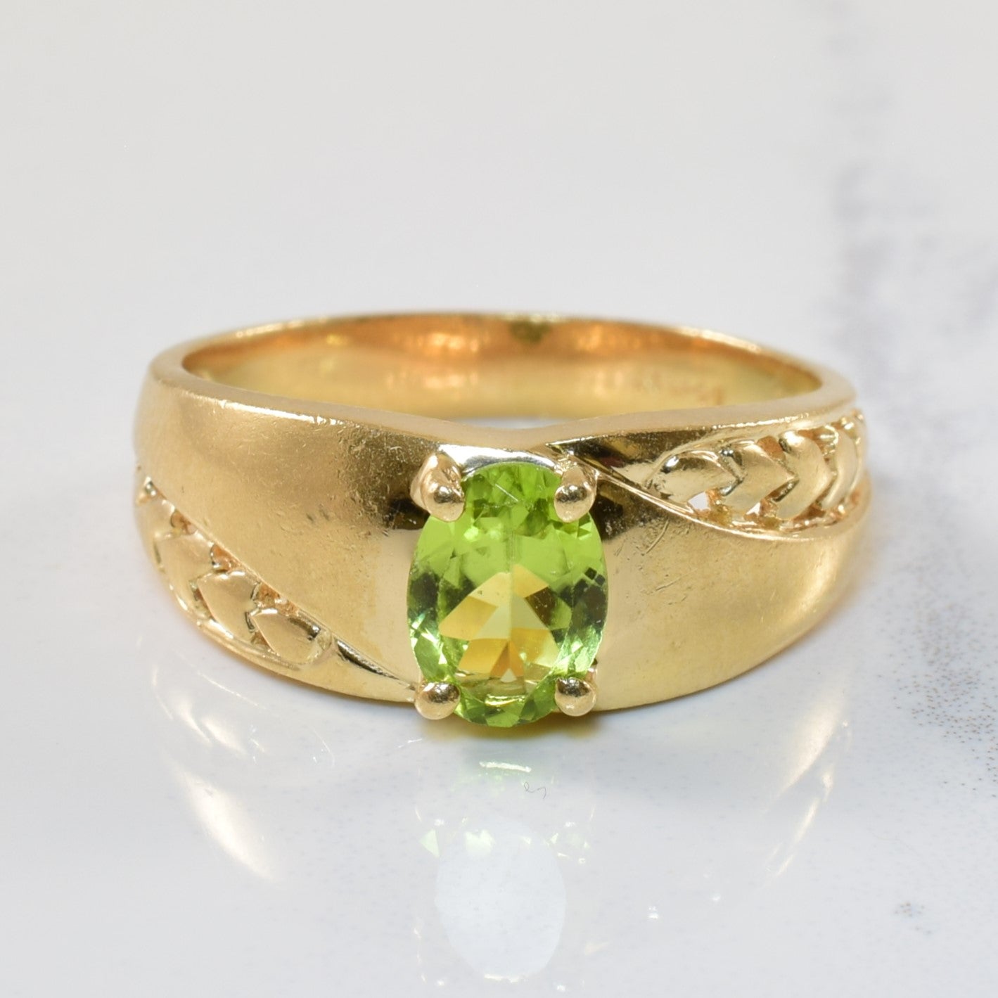 Heart Patterned Peridot Ring | 0.90ct | SZ 6.75 |