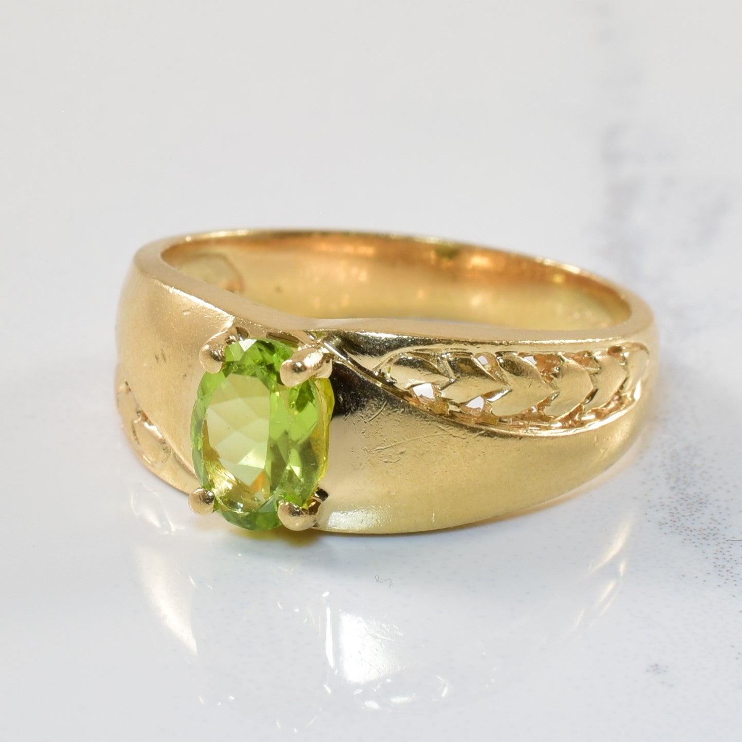 Heart Patterned Peridot Ring | 0.90ct | SZ 6.75 |