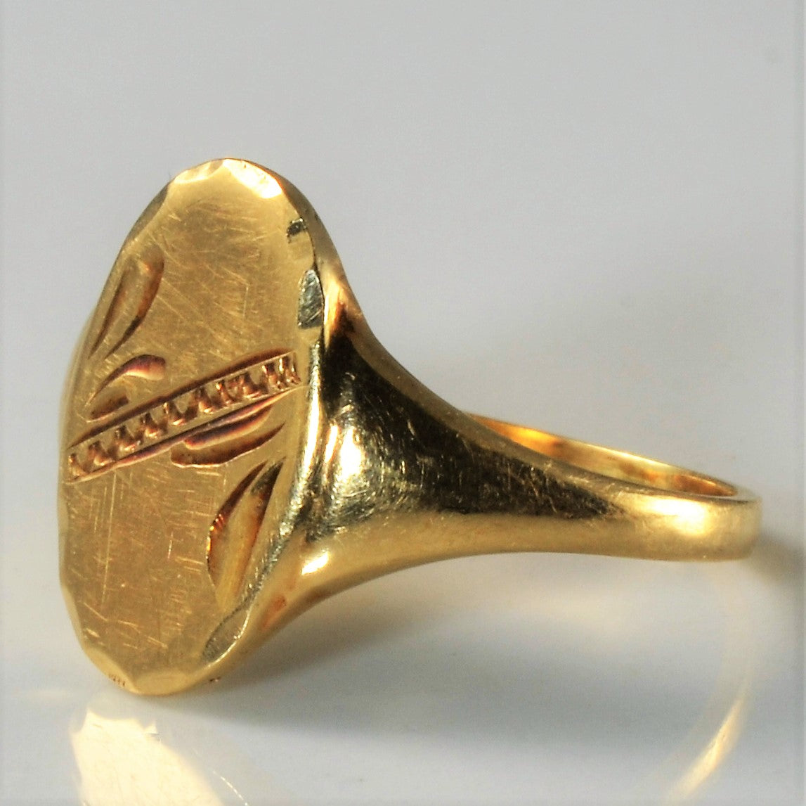 Mid Century Gold Signet Ring | SZ 5.75 |