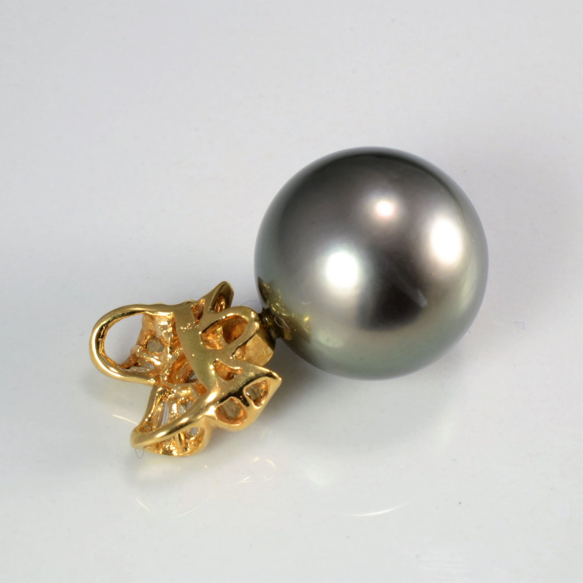Diamond & Pearl Drop Pendant | 0.30 ctw |