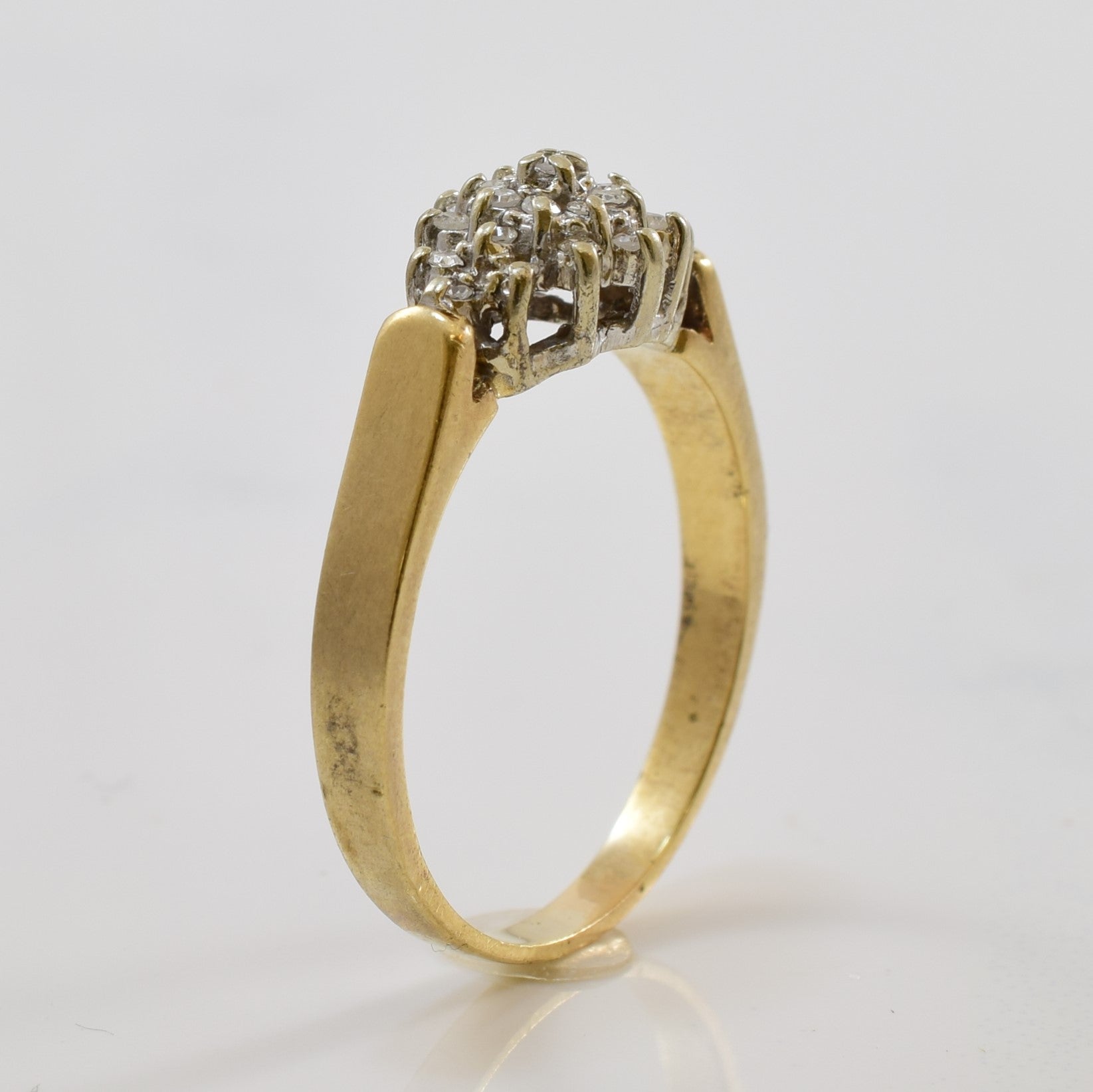 Diamond Cluster Ring | 0.10ctw | SZ 7.5 |