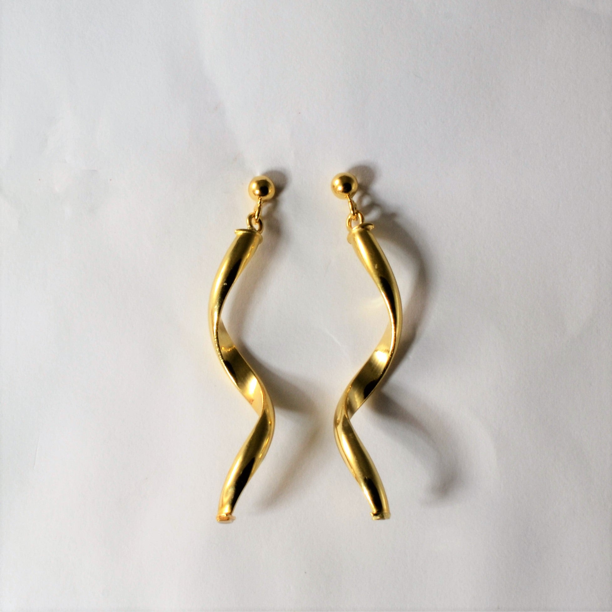 Gold Swirl Drop Earrings |