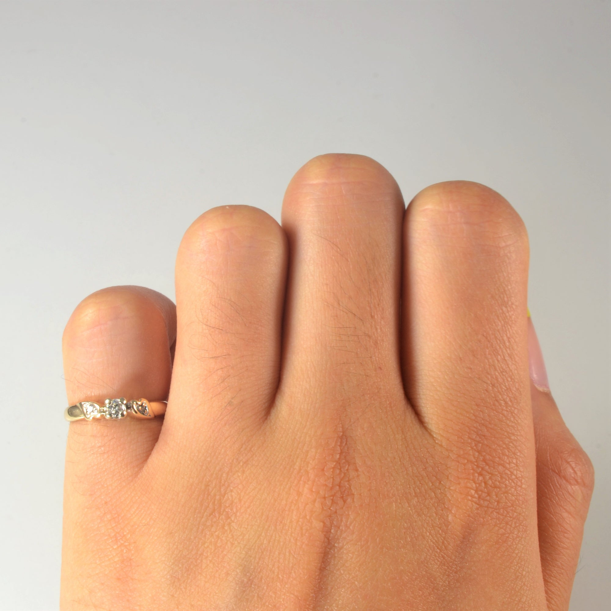 Heart Detailed Diamond Ring | 0.09ctw | SZ 3 |