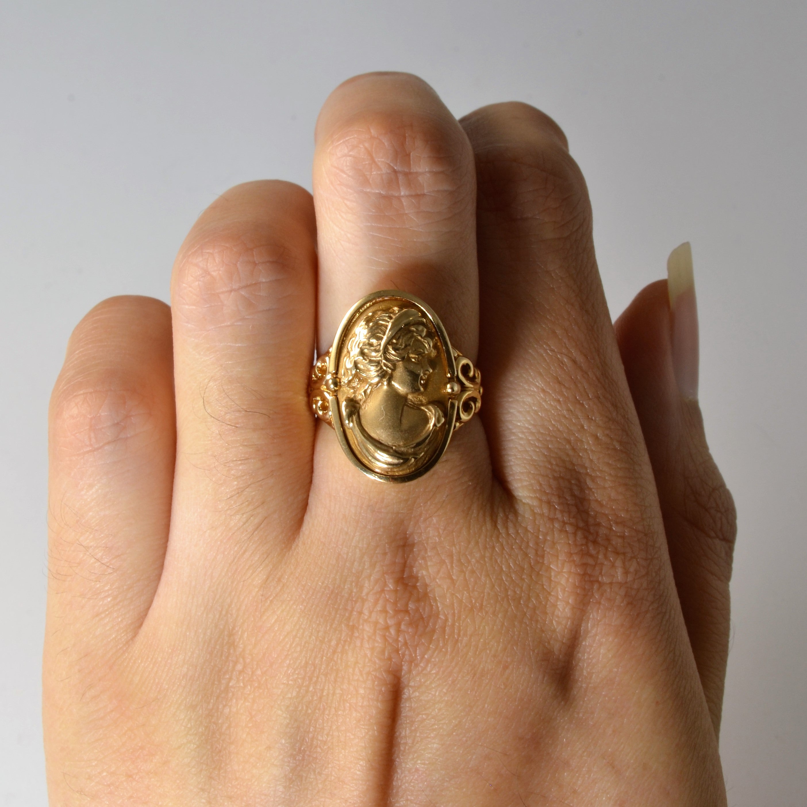 Gold Cameo Ring | SZ 6 |