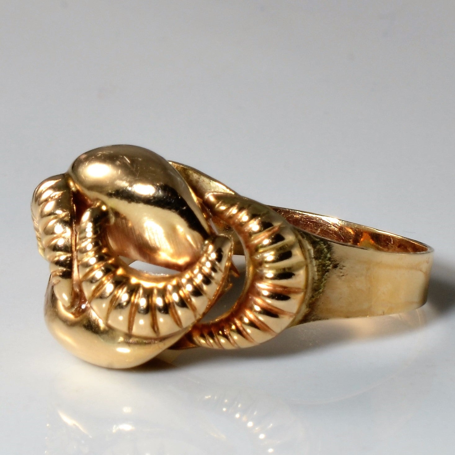 Golden Swirl Cocktail Ring | SZ 9 |