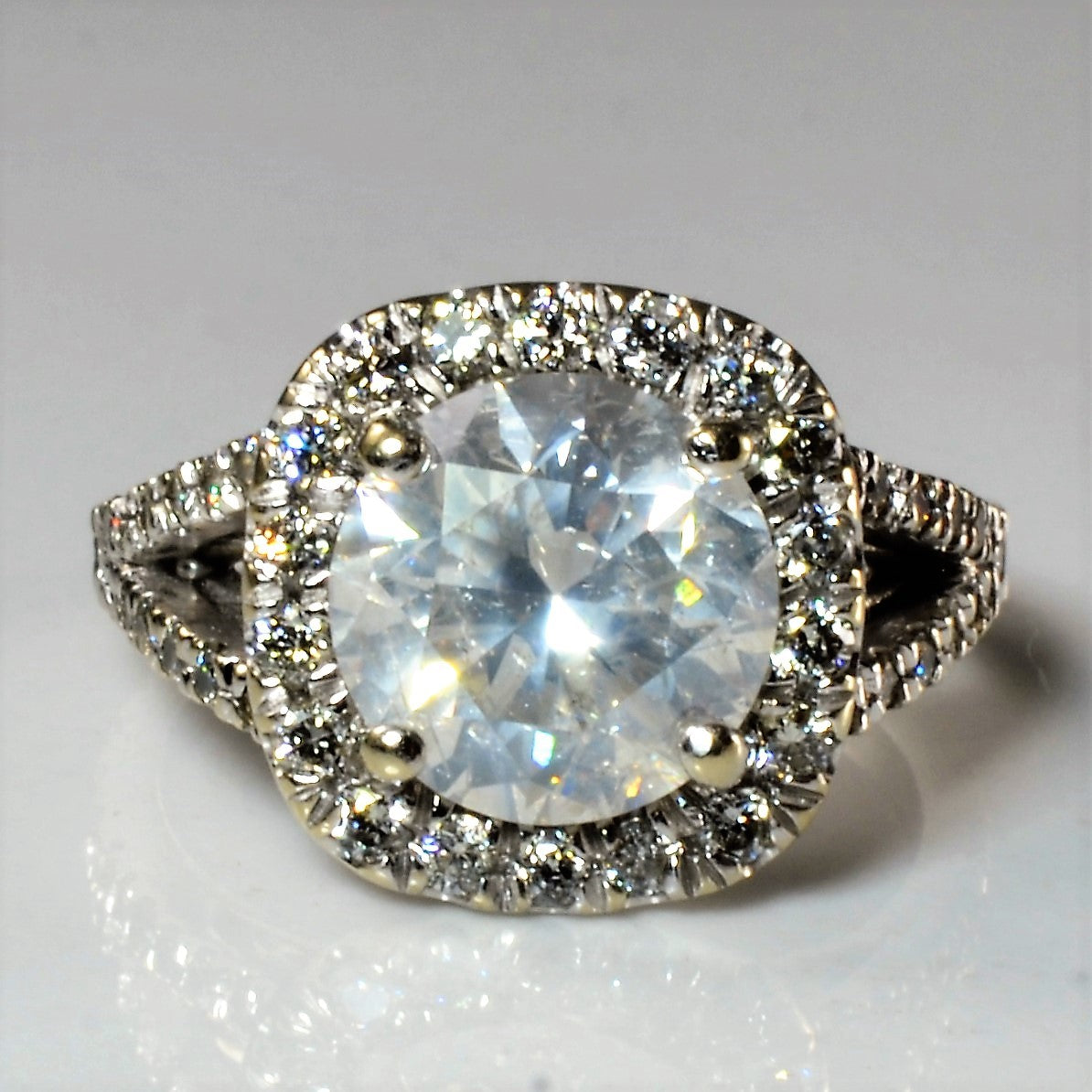 Halo Diamond Engagement Ring | 2.64ctw | SZ 4 |
