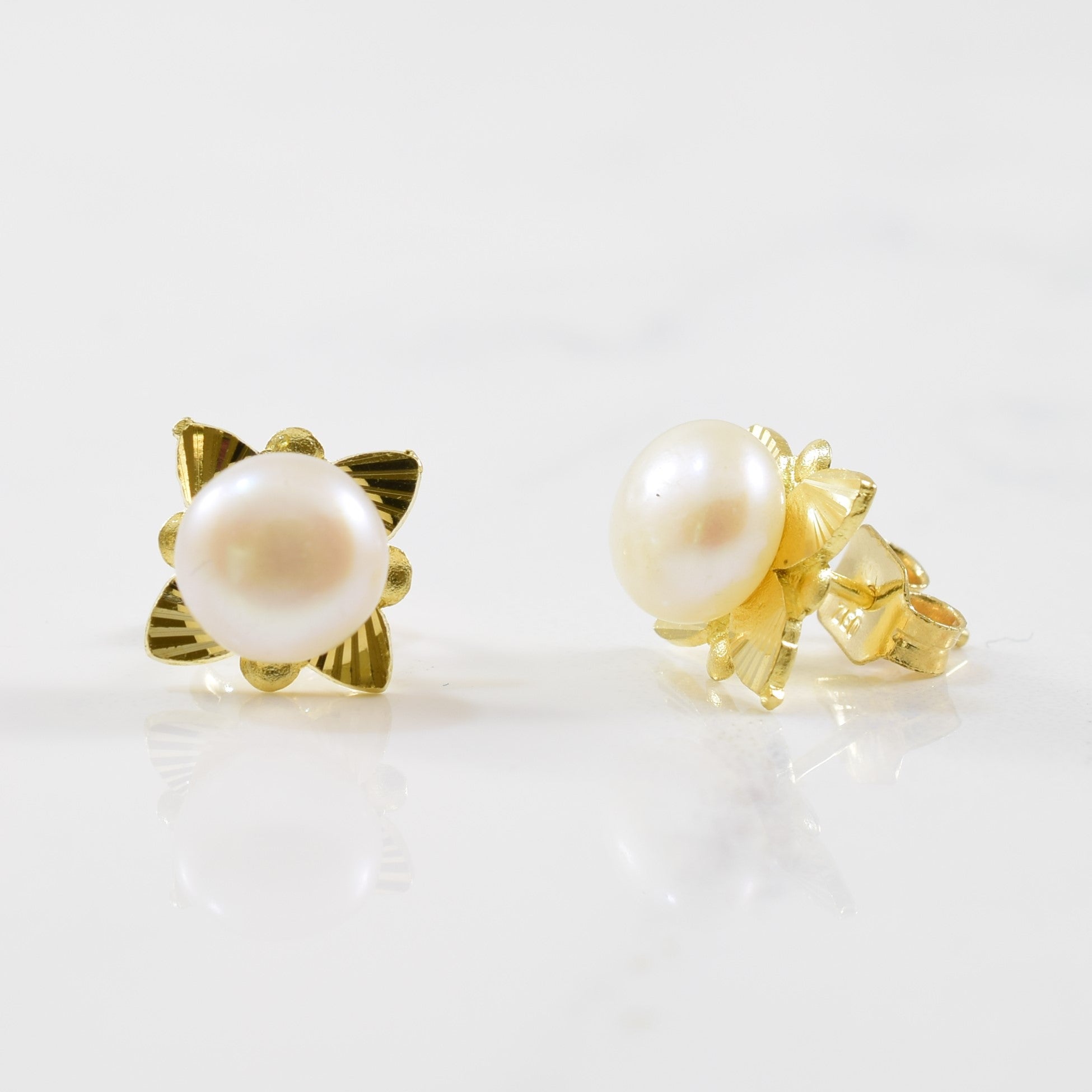 Button Pearl Stud Earrings | 3.00ct |