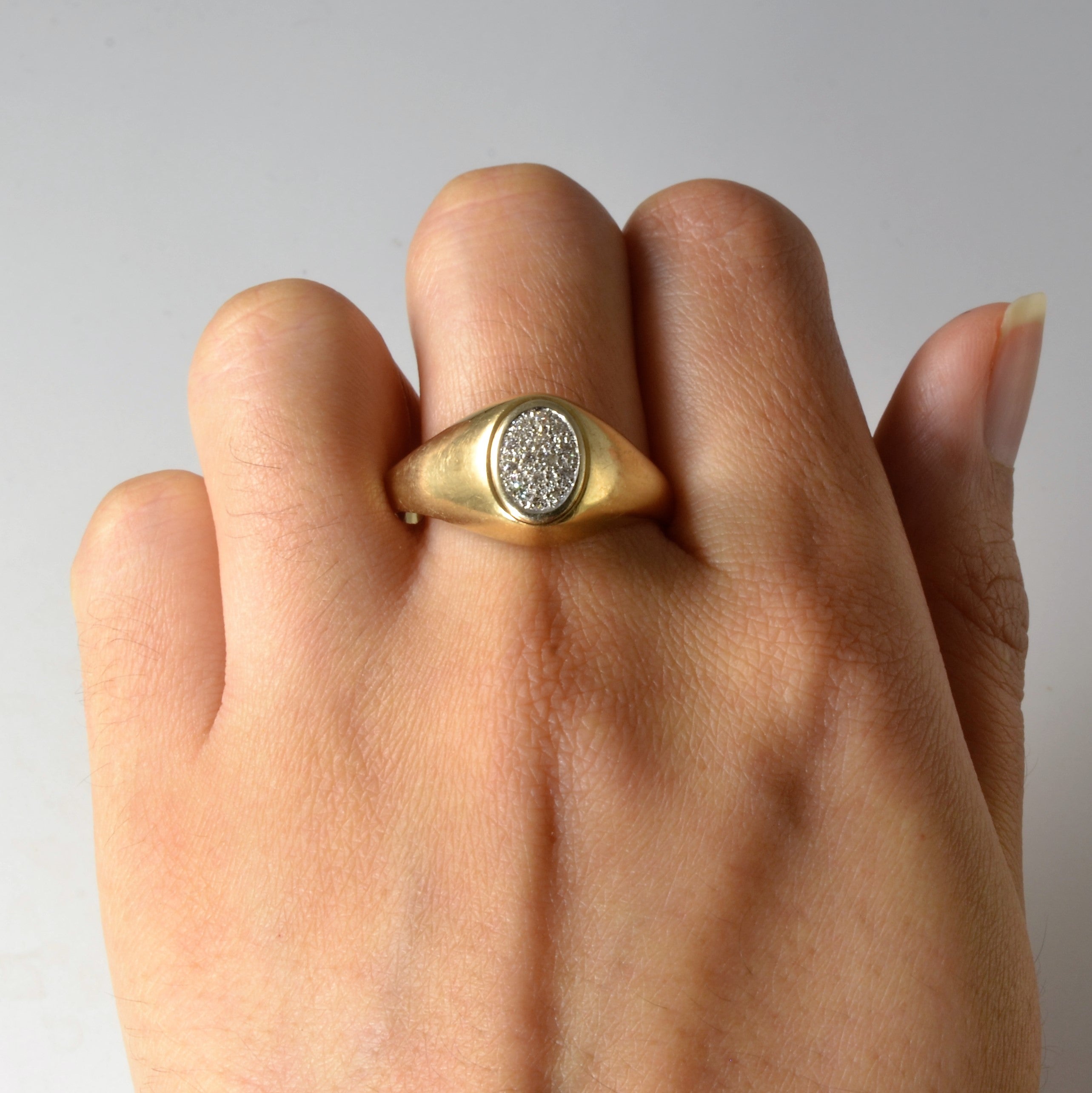 Bague ovale pavée en forme de dôme | 0,07 ct | Taille 13,75 | 