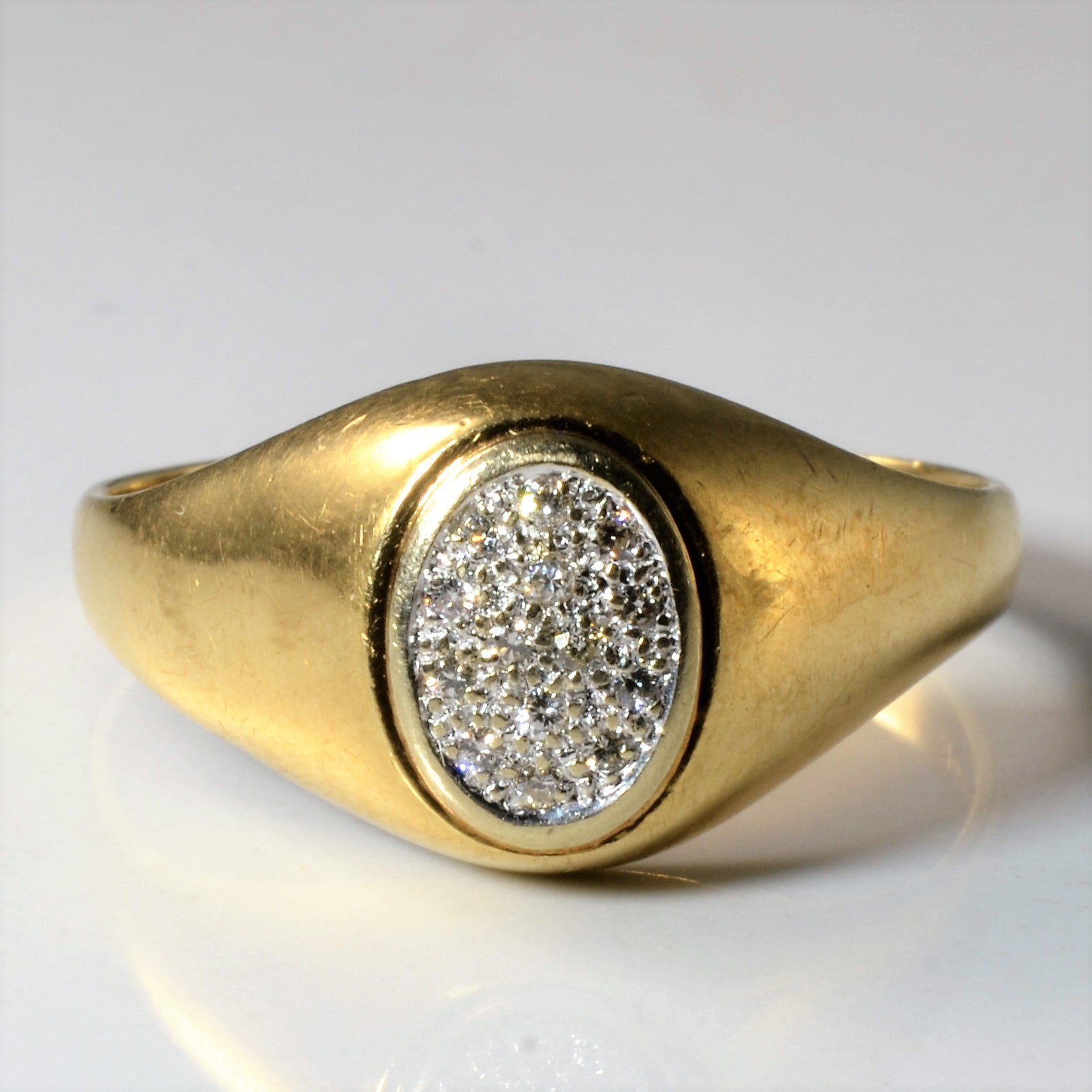 Bague ovale pavée en forme de dôme | 0,07 ct | Taille 13,75 | 