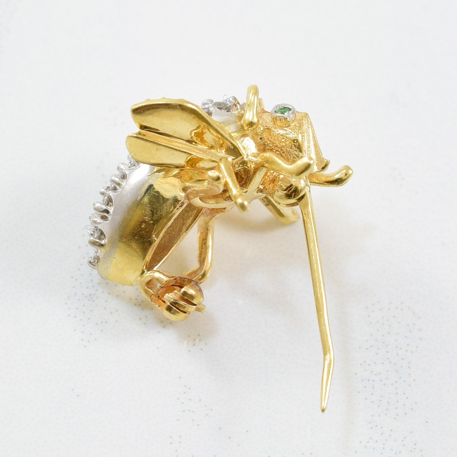 Diamond & Emerald Bumblebee Brooch | 0.30ctw, 0.02ctw |