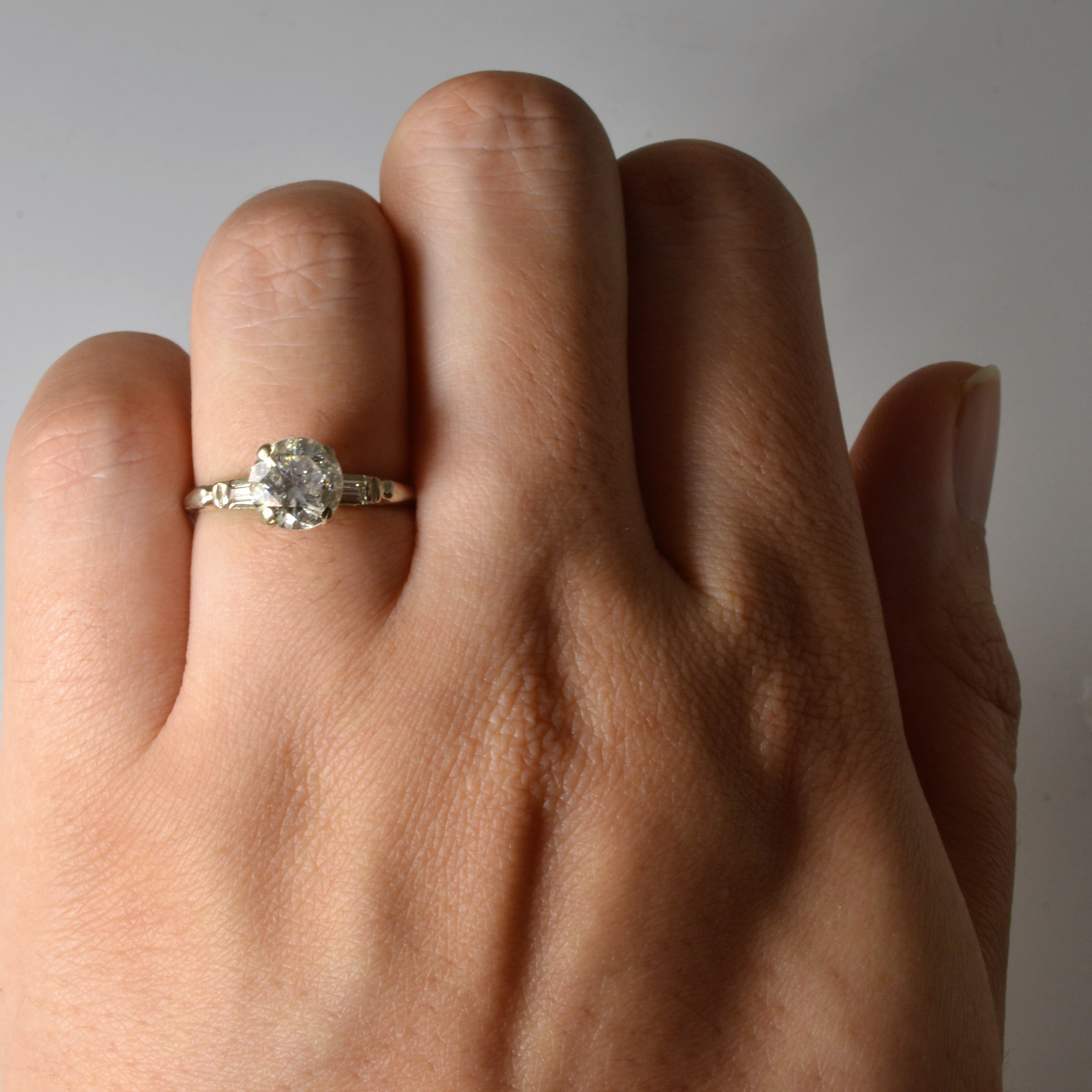 Bague de fiançailles trois diamants début des années 1940 | 1,31 ct | Taille 5,5 | 