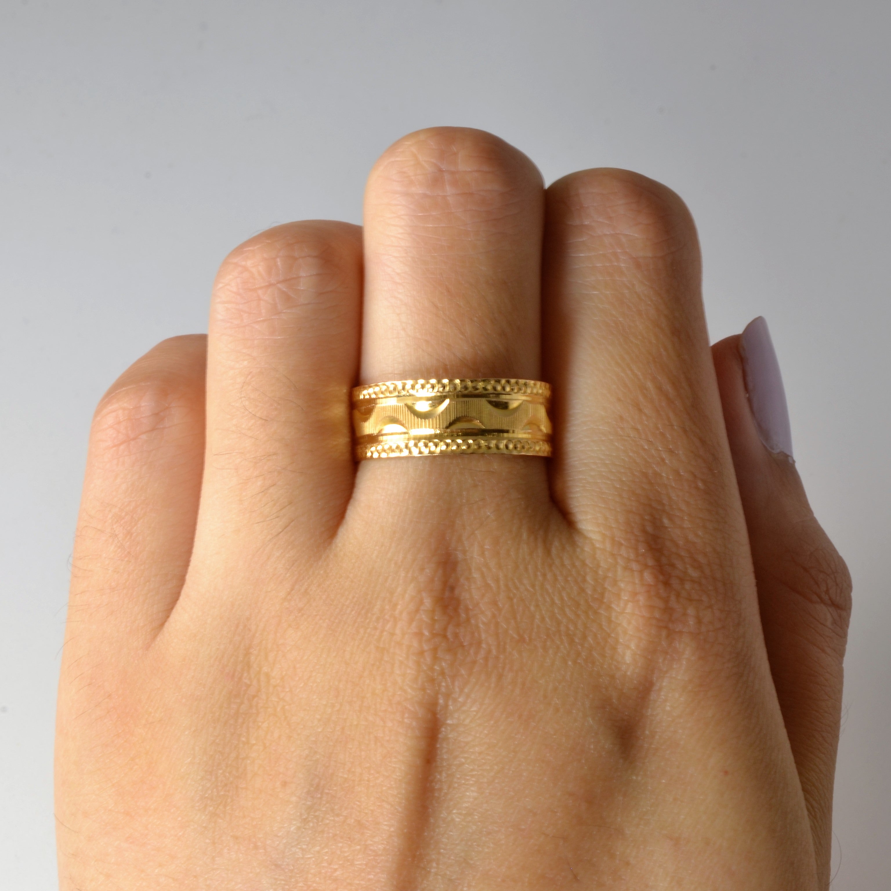 Ornate Yellow Gold Band | SZ 9 |