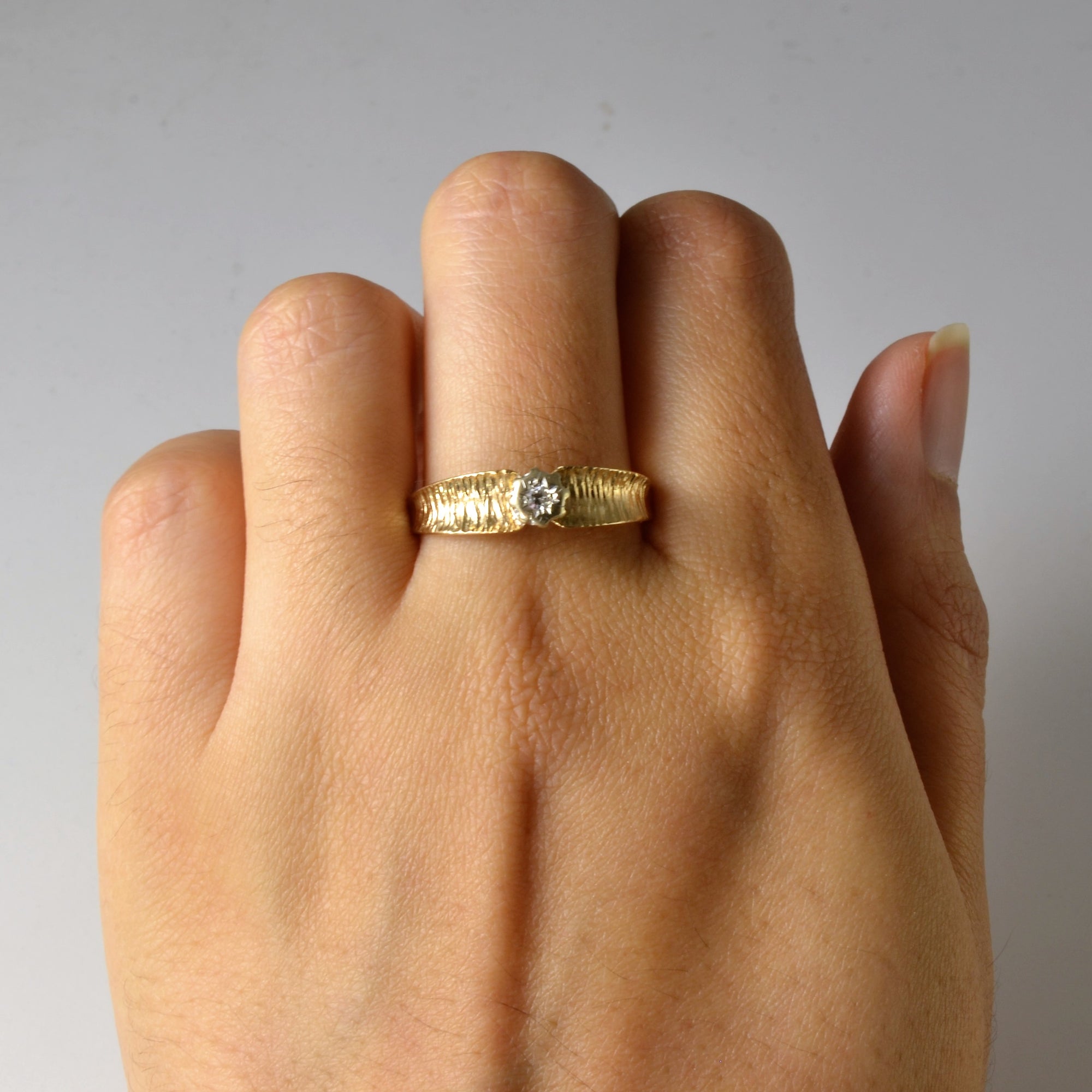 1976 London Hallmarked Textured Diamond Ring | 0.03ct | SZ 9.75 |