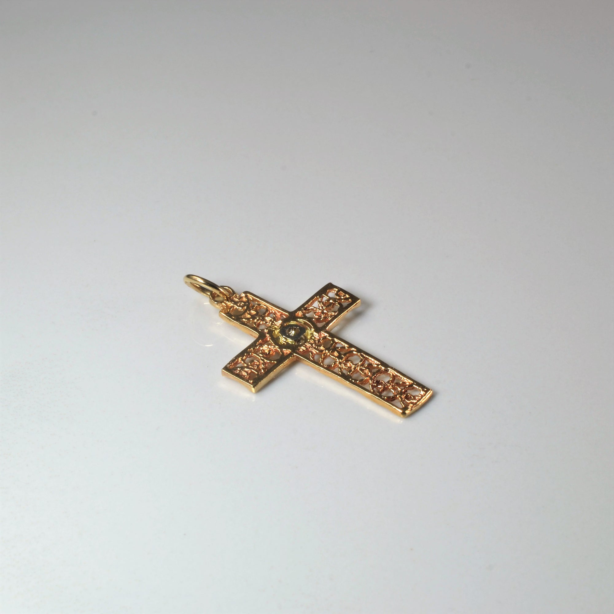 Diamond Filigree Cross Pendant | 0.09ct |