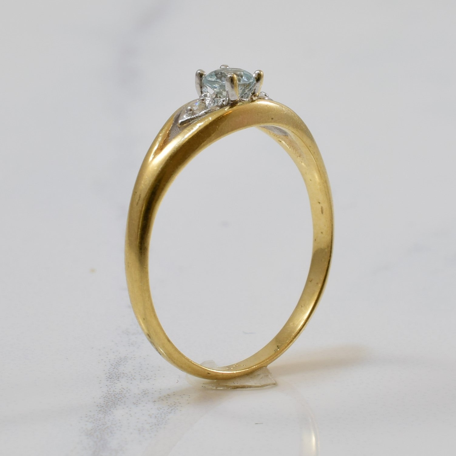Aquamarine & Diamond Ring | 0.15ct, 0.01ctw | SZ 6.5 |