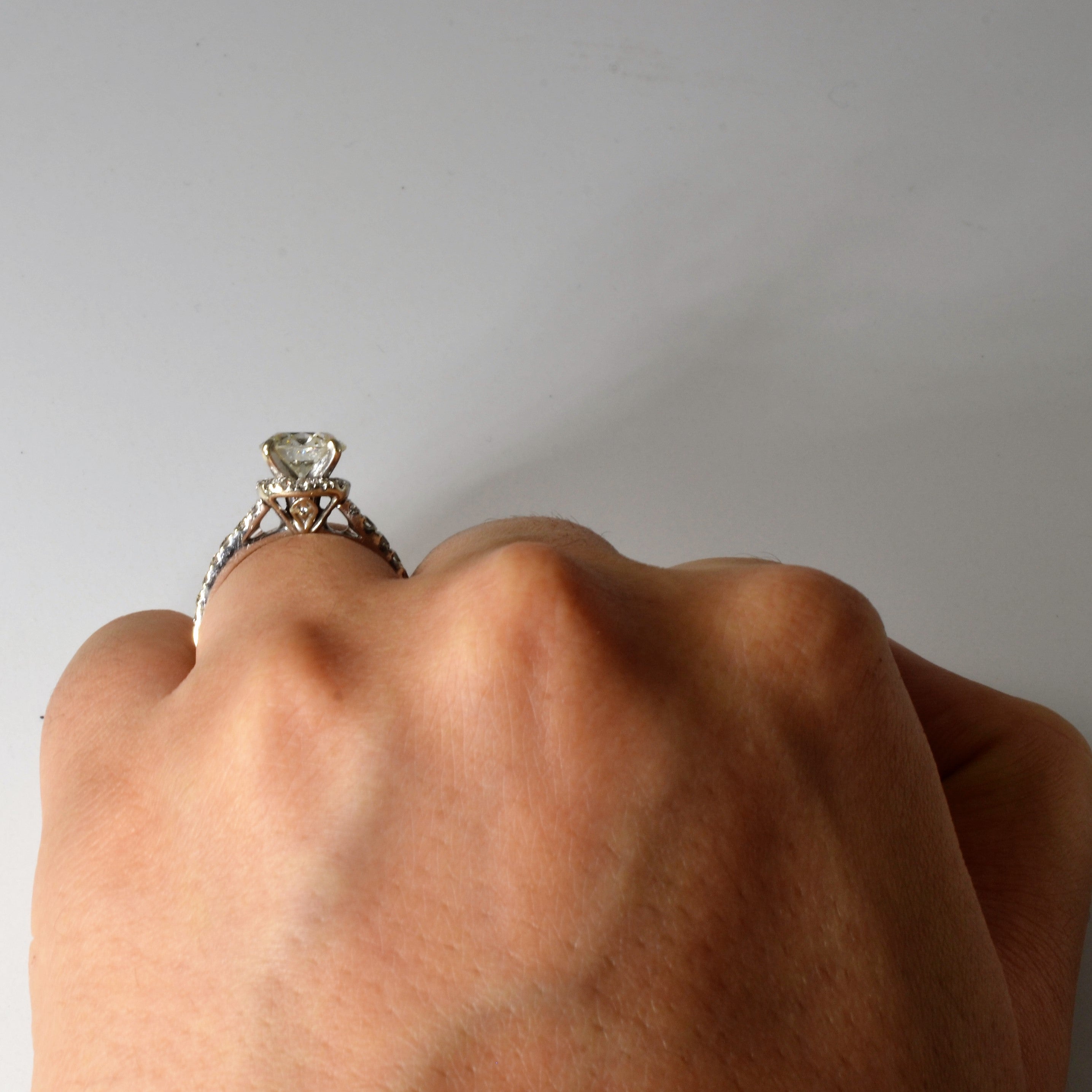 Bague de fiançailles avec halo abaissé en diamant | 2,21 ct | Taille 5,75 | 